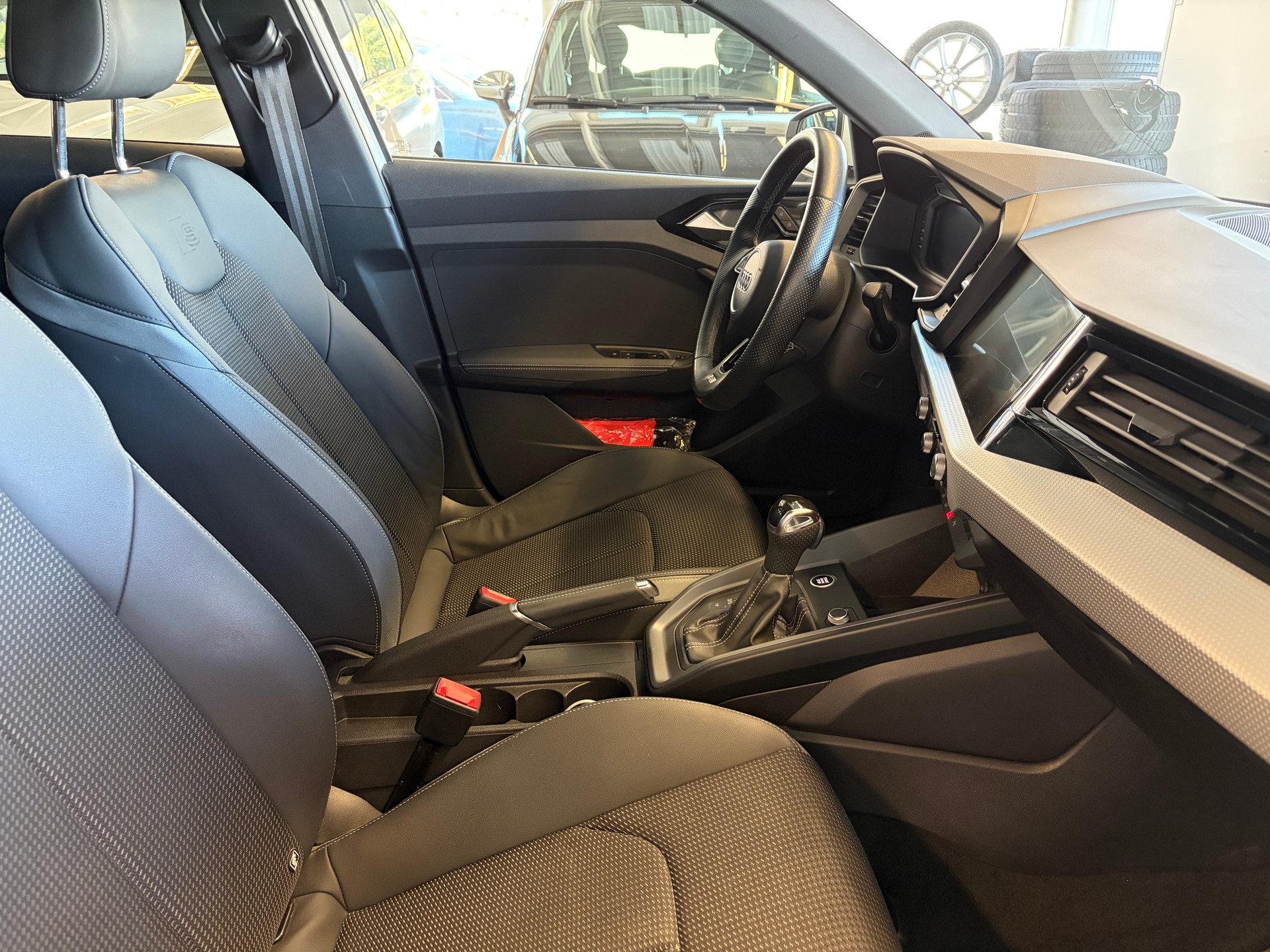 AUDI A1 Sportback 30 TFSI S Line S-tronic | CH Fahrzeug | LED | Kamera | Adaptiver Tempomat | 17" |-image-29