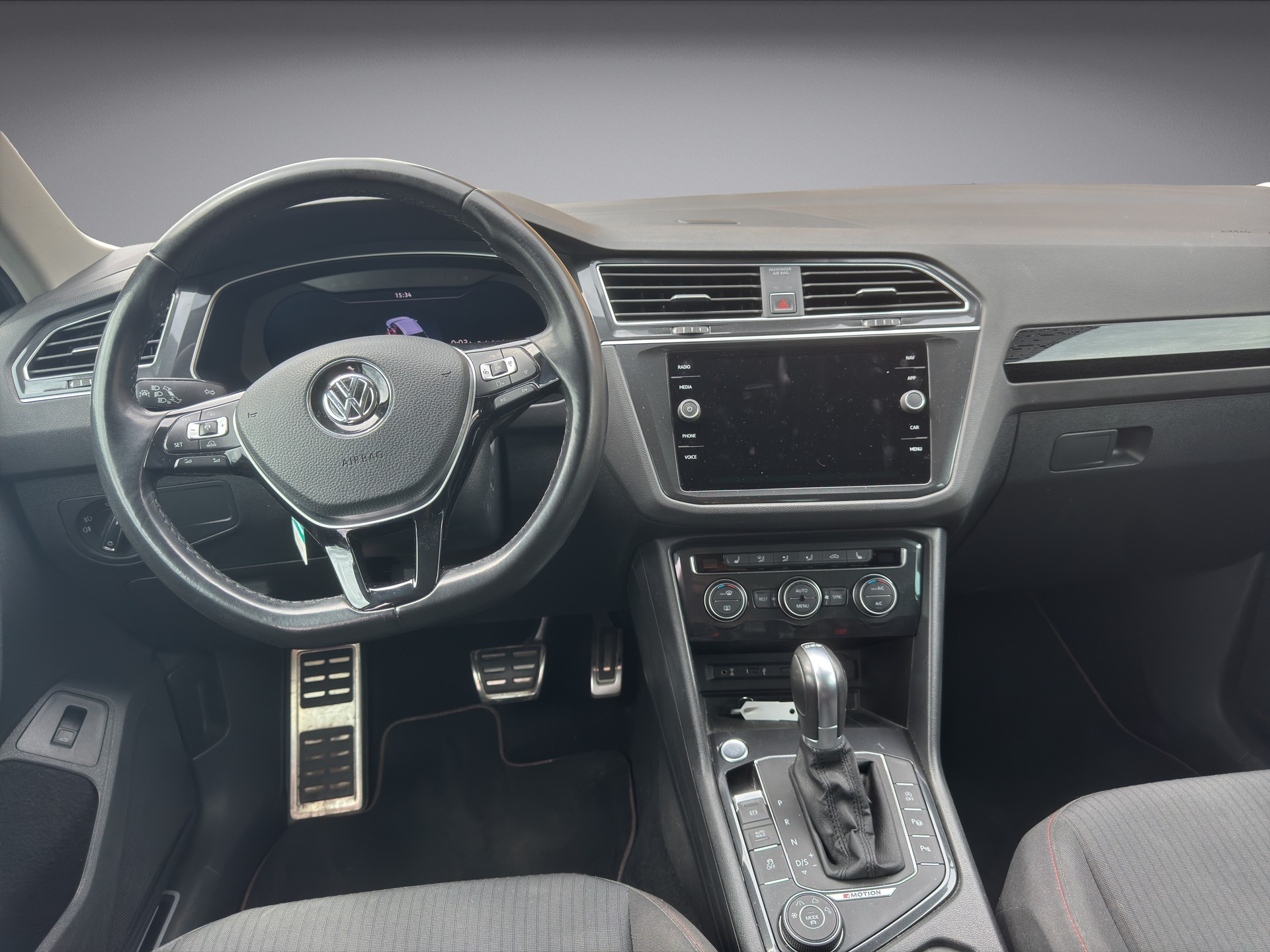 VW Tiguan 1.4 TSI BlueMT Sound DSG-image-8