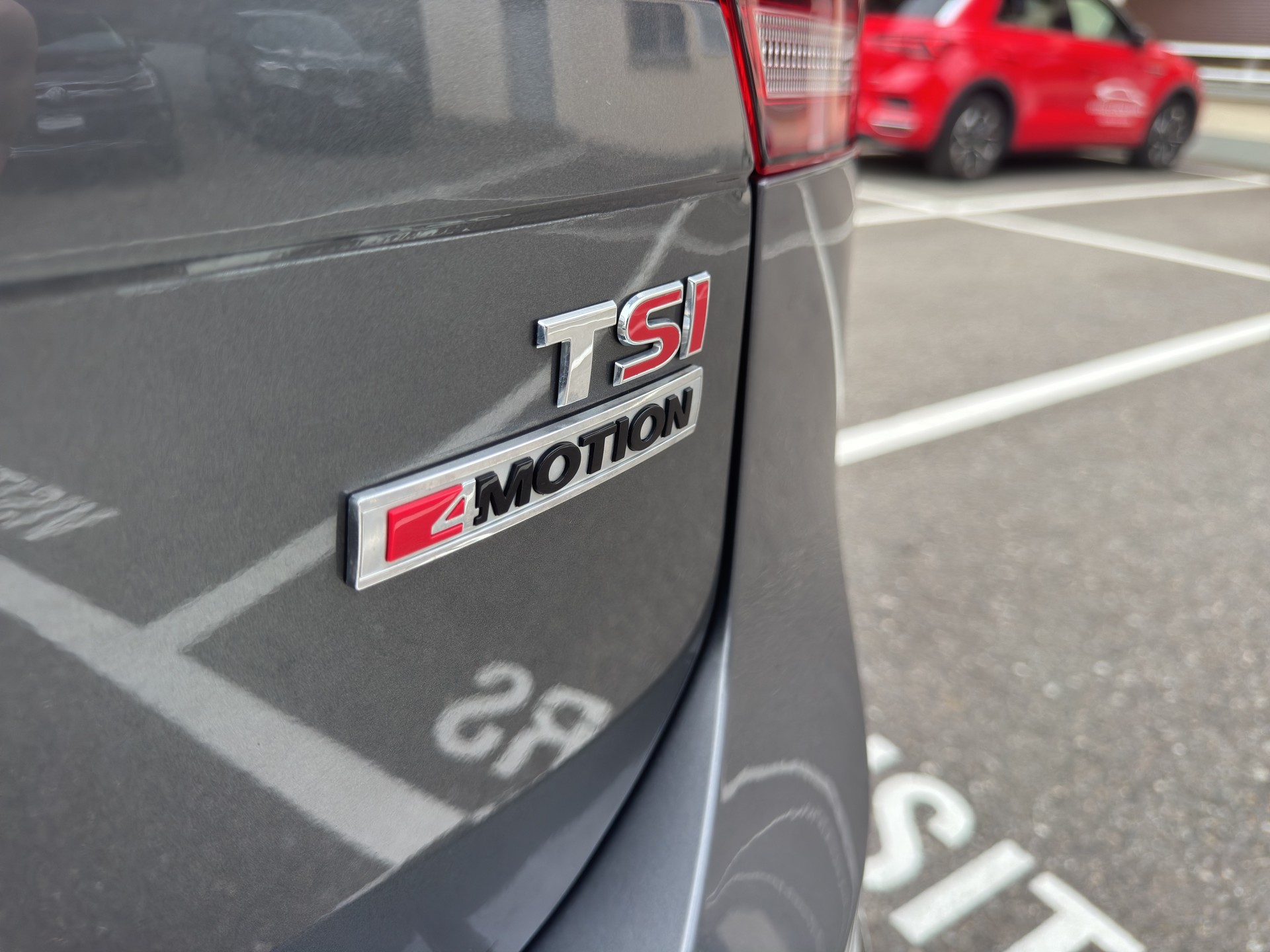 VW Tiguan 1.4 TSI BlueMT Sound DSG-image-13