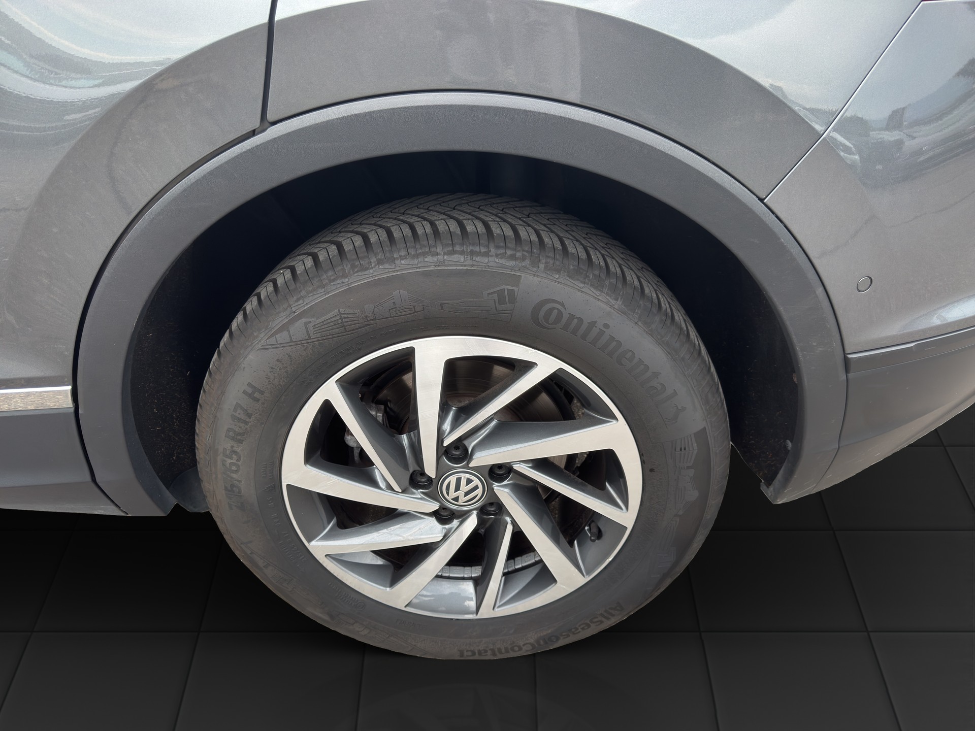 VW Tiguan 1.4 TSI BlueMT Sound DSG-image-4