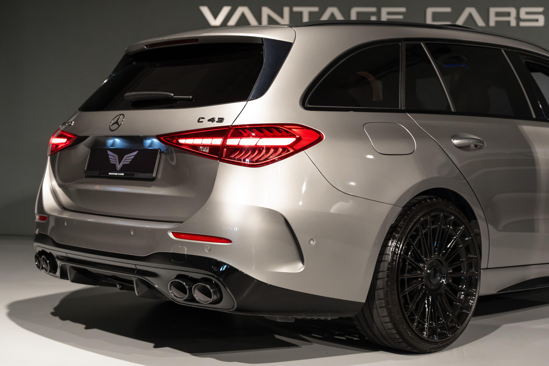 MERCEDES-BENZ C 43 AMG 4matic Kombi-image-7