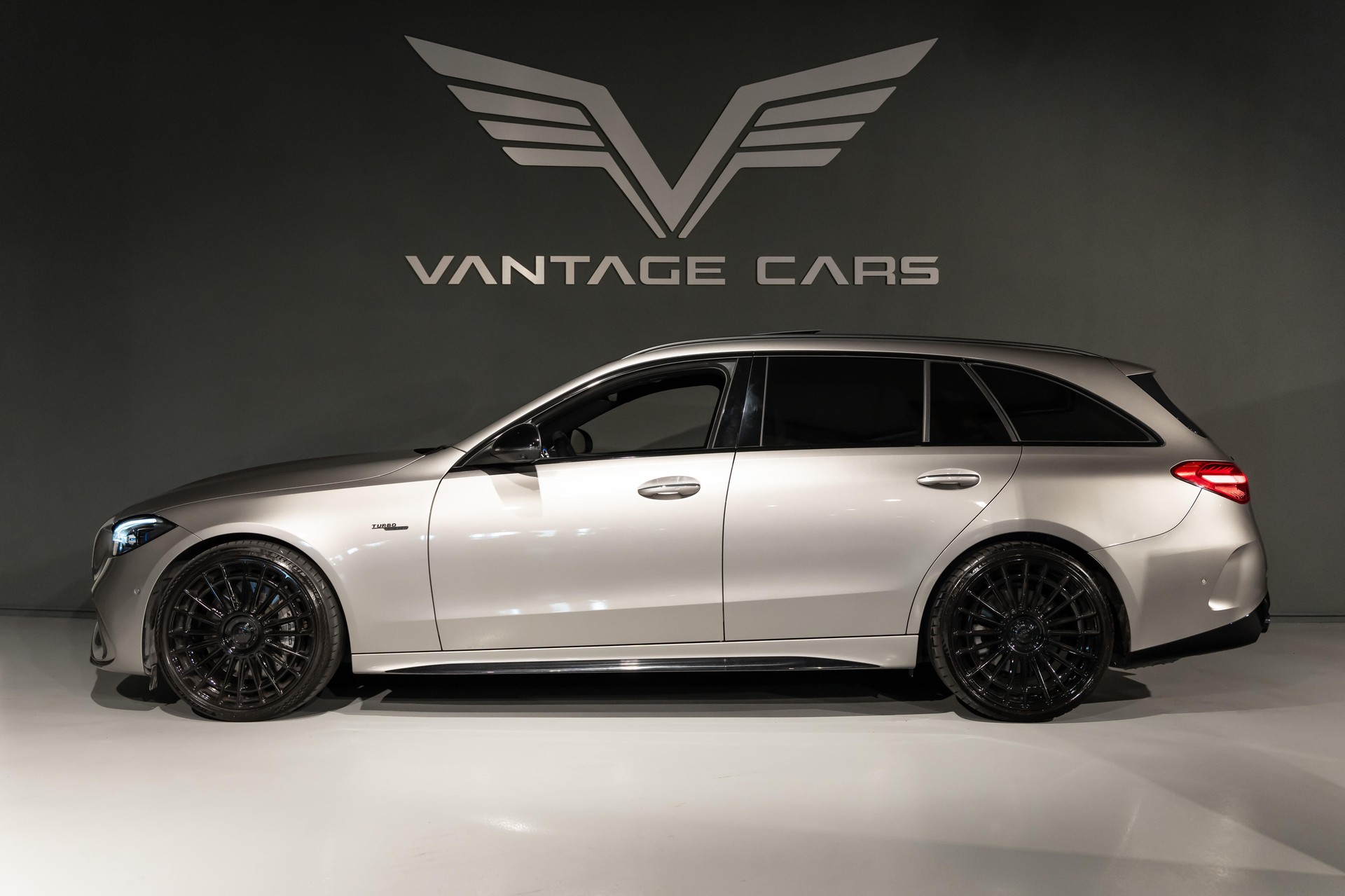 MERCEDES-BENZ C 43 AMG 4matic Kombi-image-1