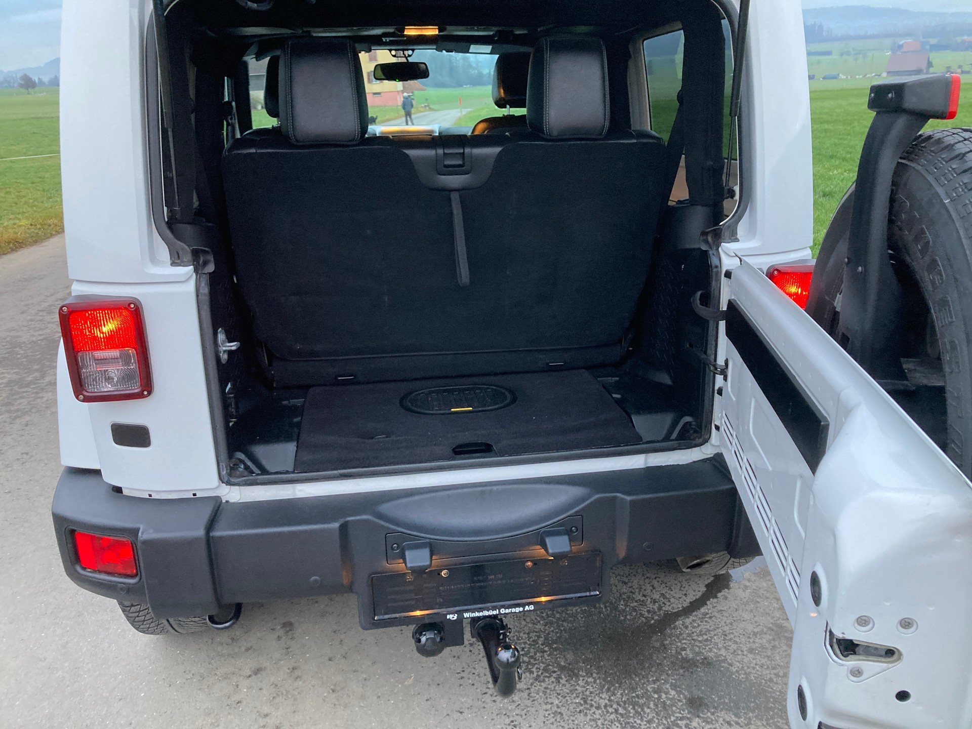 JEEP Wrangler 2.8 CRD Sahara Automatic hardtop mit Anhängerkupplung 2`800 KG-image-6