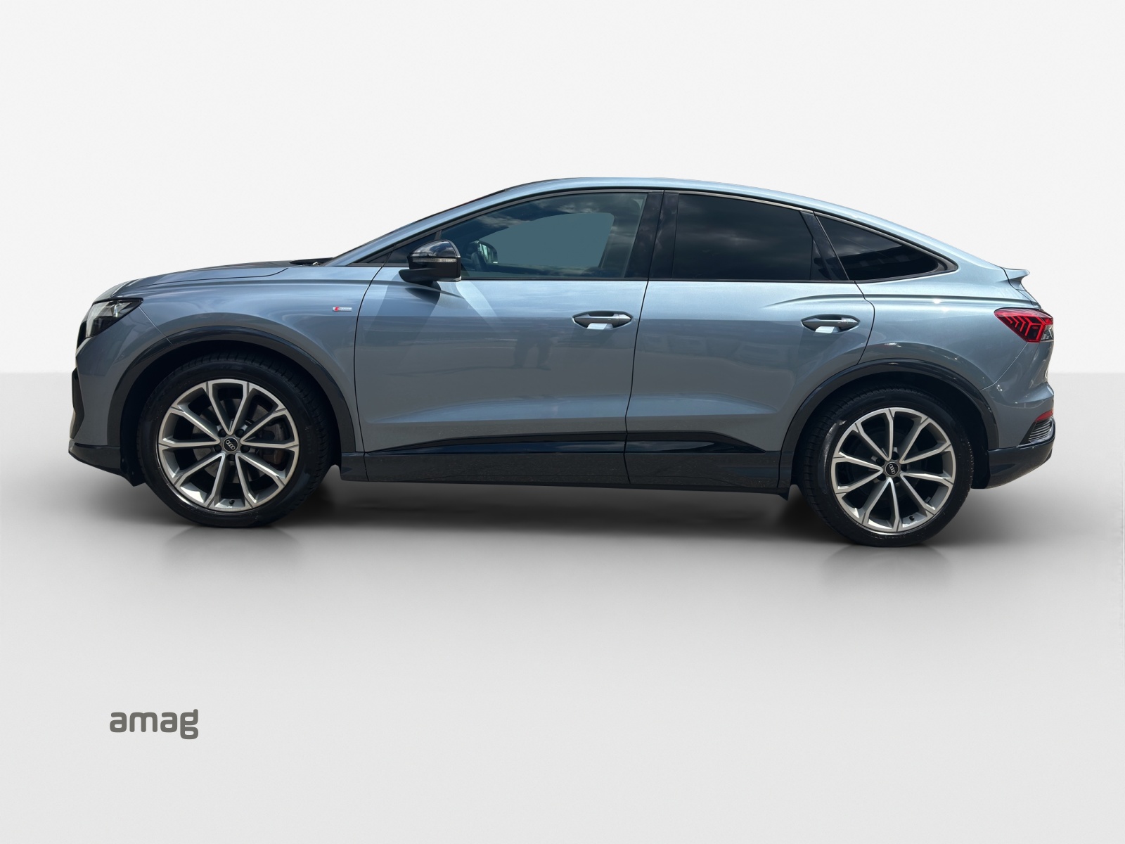 AUDI Q4 Sportback e-tron 50 quattro-image-4