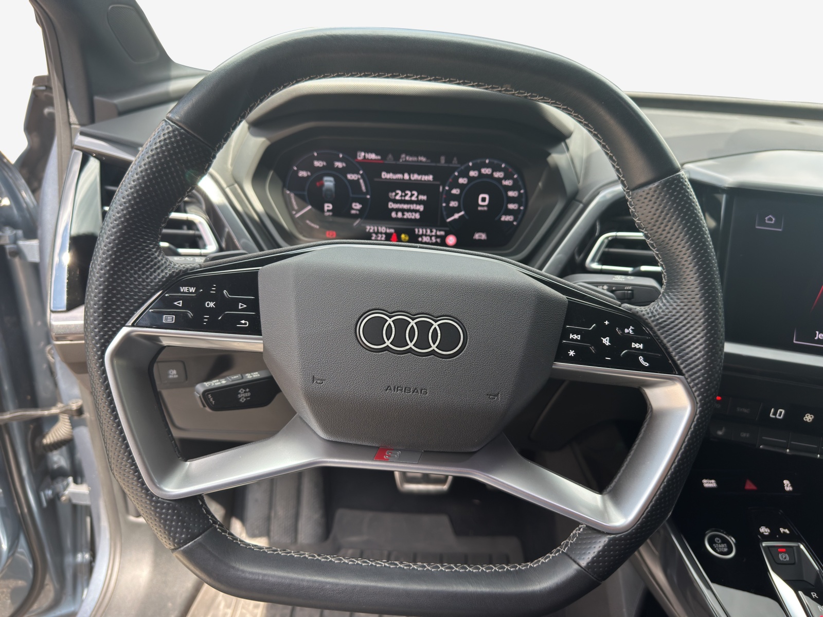 AUDI Q4 Sportback e-tron 50 quattro-image-9