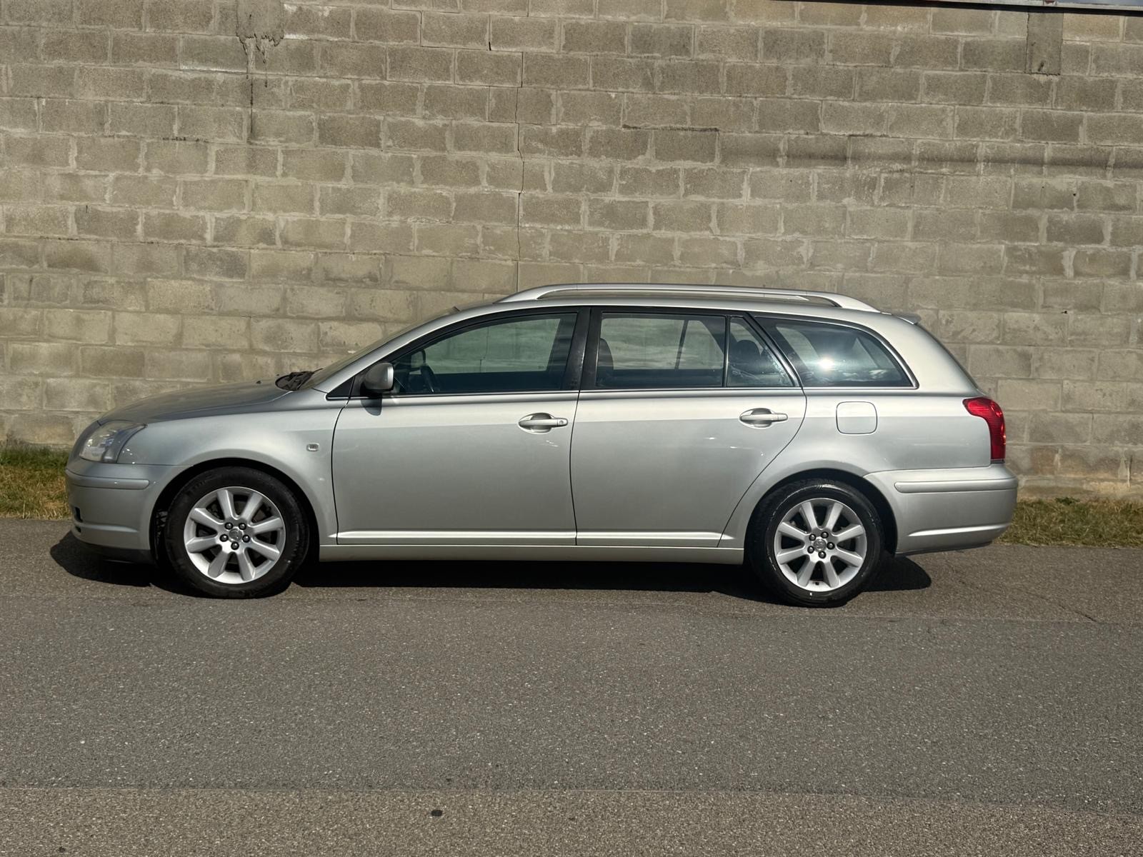 TOYOTA Avensis 2.4 D4 VVT-i Linea Sol Sportswagon T-Step5-image-1