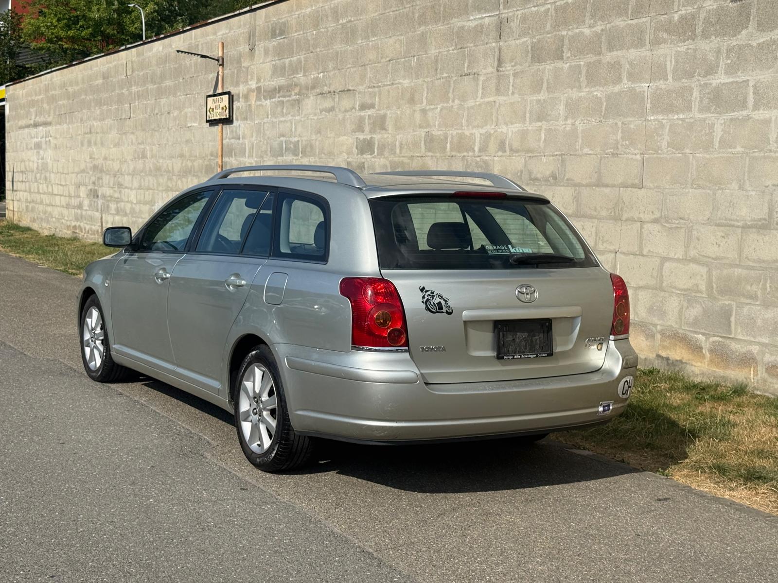 TOYOTA Avensis 2.4 D4 VVT-i Linea Sol Sportswagon T-Step5-image-2