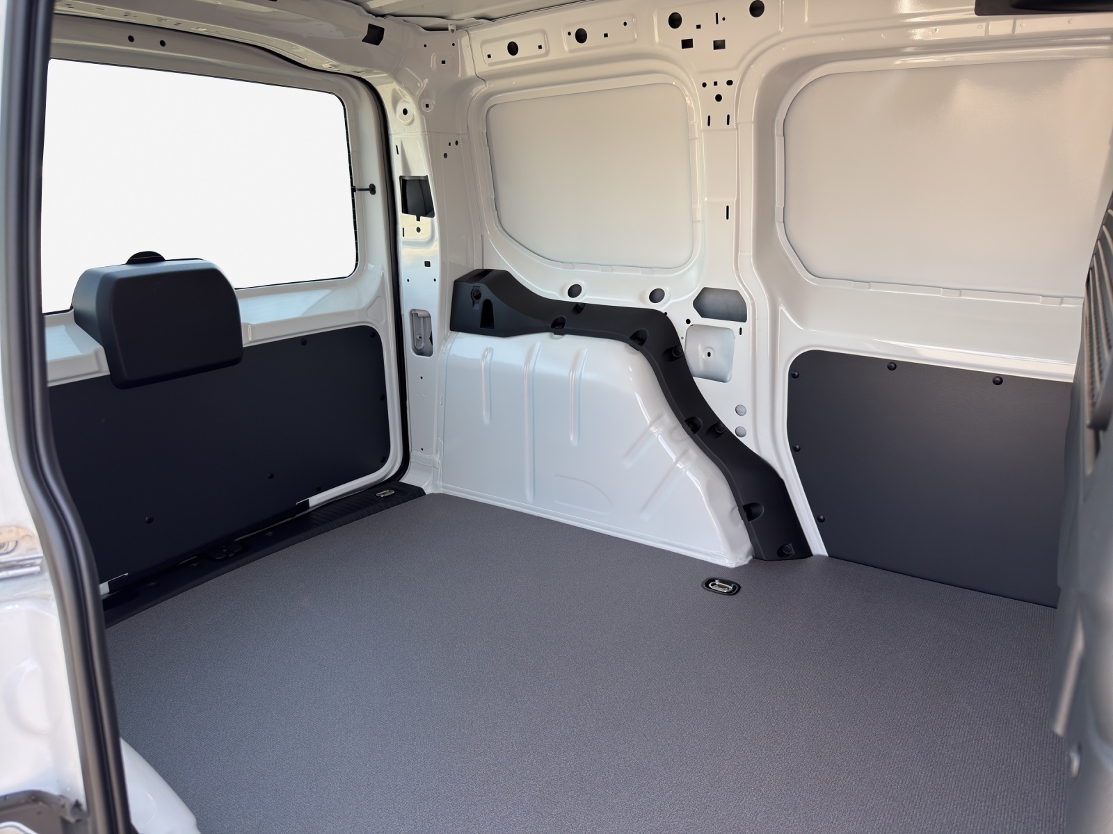VW Caddy Cargo Entry 1.5TSI 116 DSG-image-11