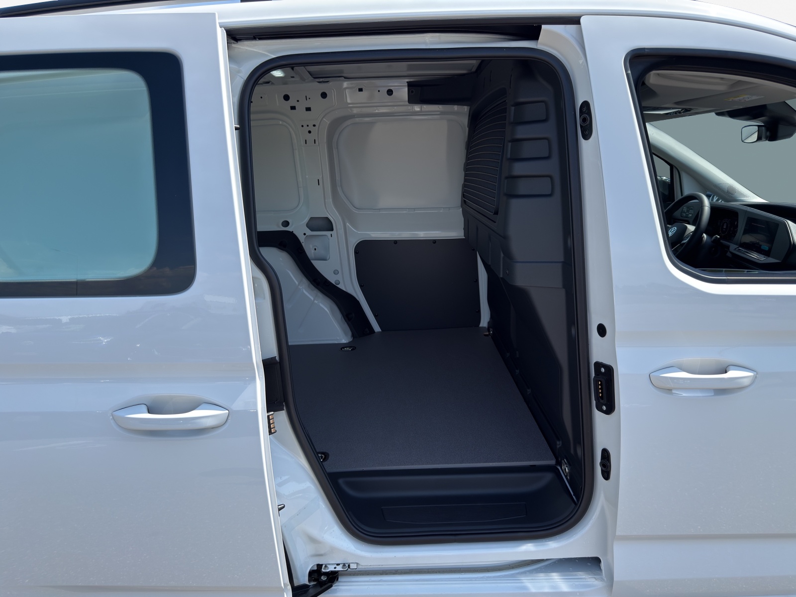 VW Caddy Cargo Entry 1.5TSI 116 DSG-image-13