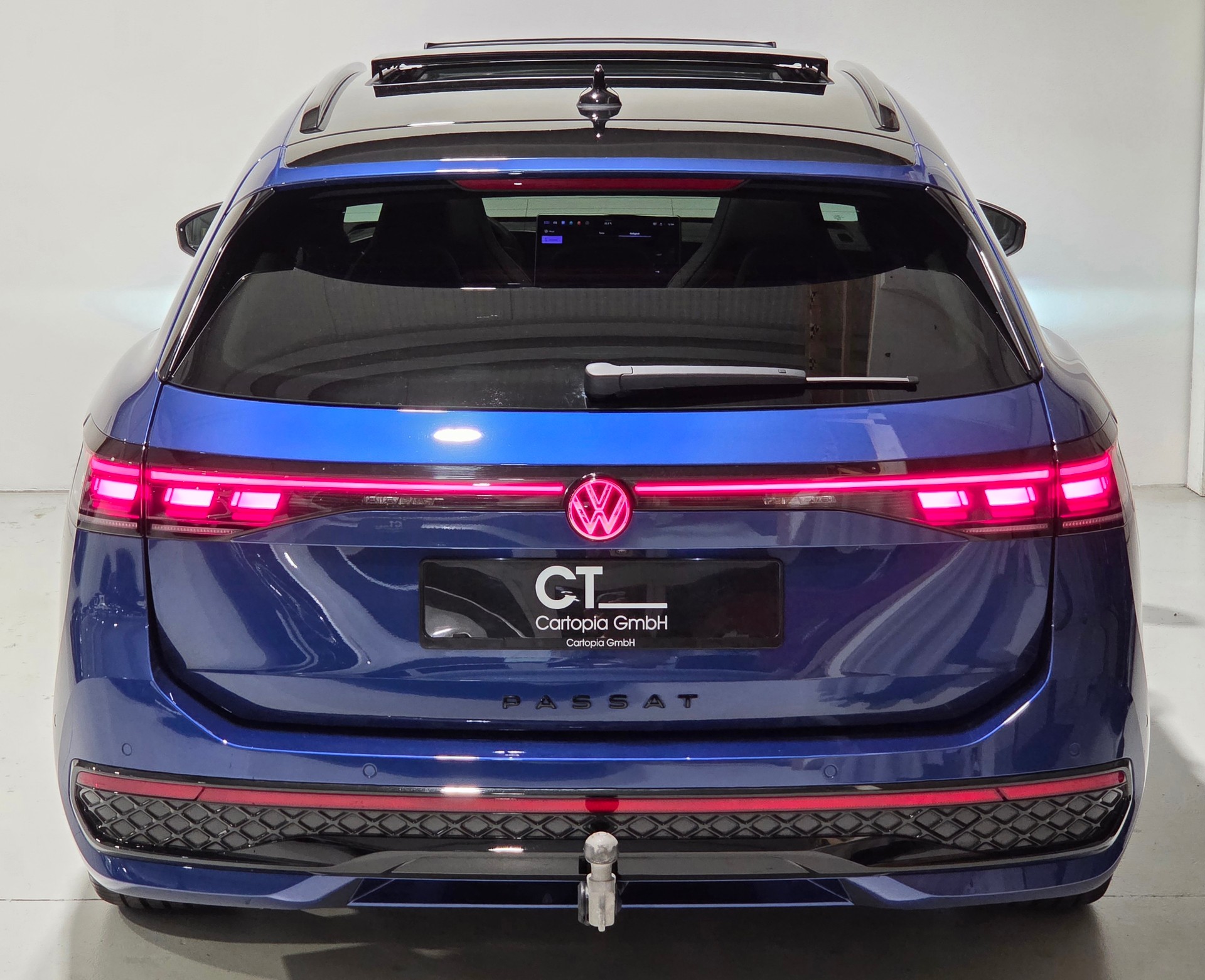 VW Passat Variant 2.0 TSI evo4 R-Line Signature Black Style 4 Motion DSG-image-3