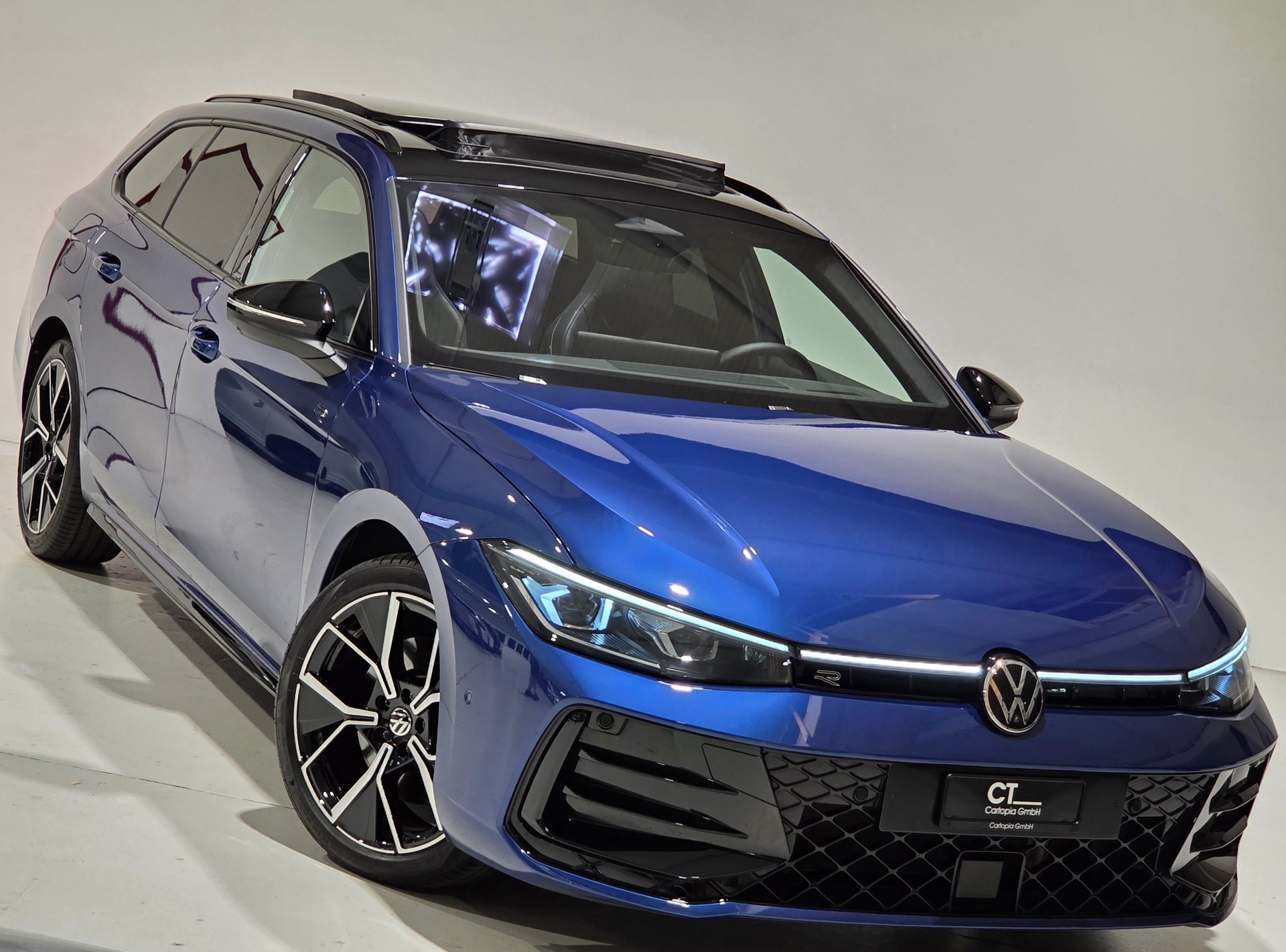 VW Passat Variant 2.0 TSI evo4 R-Line Signature Black Style 4 Motion DSG-image-24