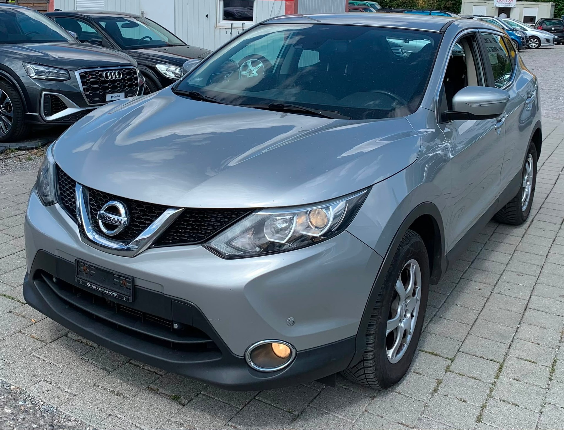 NISSAN Qashqai 1.6 dCi tekna Xtronic CVT (Klimatronik * Alufelgen * Sensoren * AHK * Multilenkrad * Navigation * BO5)-image-0