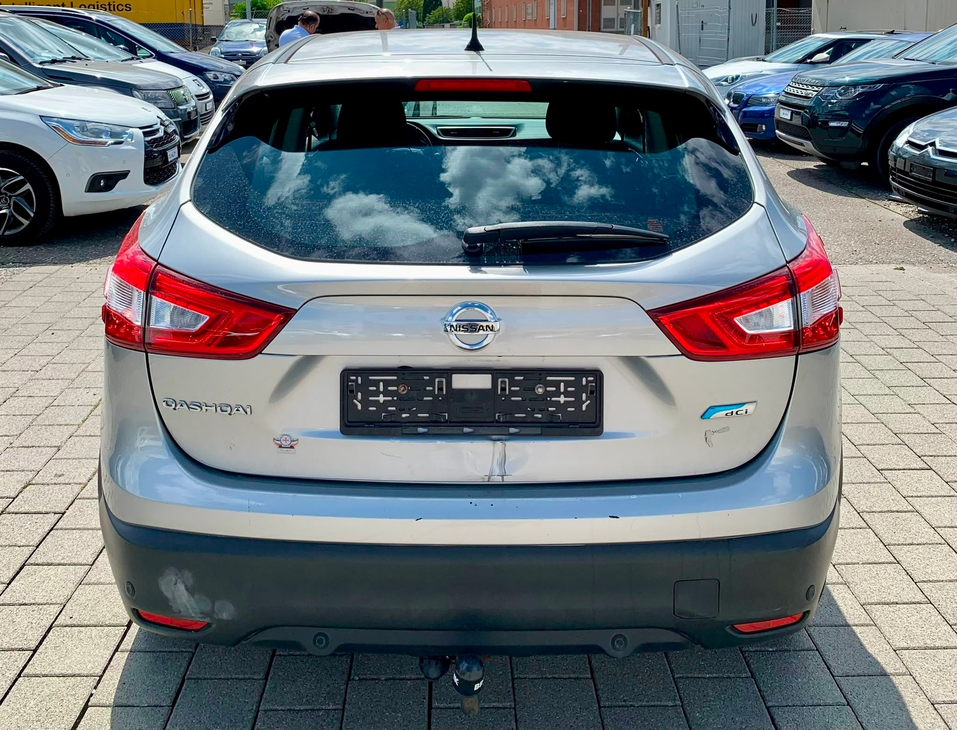 NISSAN Qashqai 1.6 dCi tekna Xtronic CVT (Klimatronik * Alufelgen * Sensoren * AHK * Multilenkrad * Navigation * BO5)-image-1