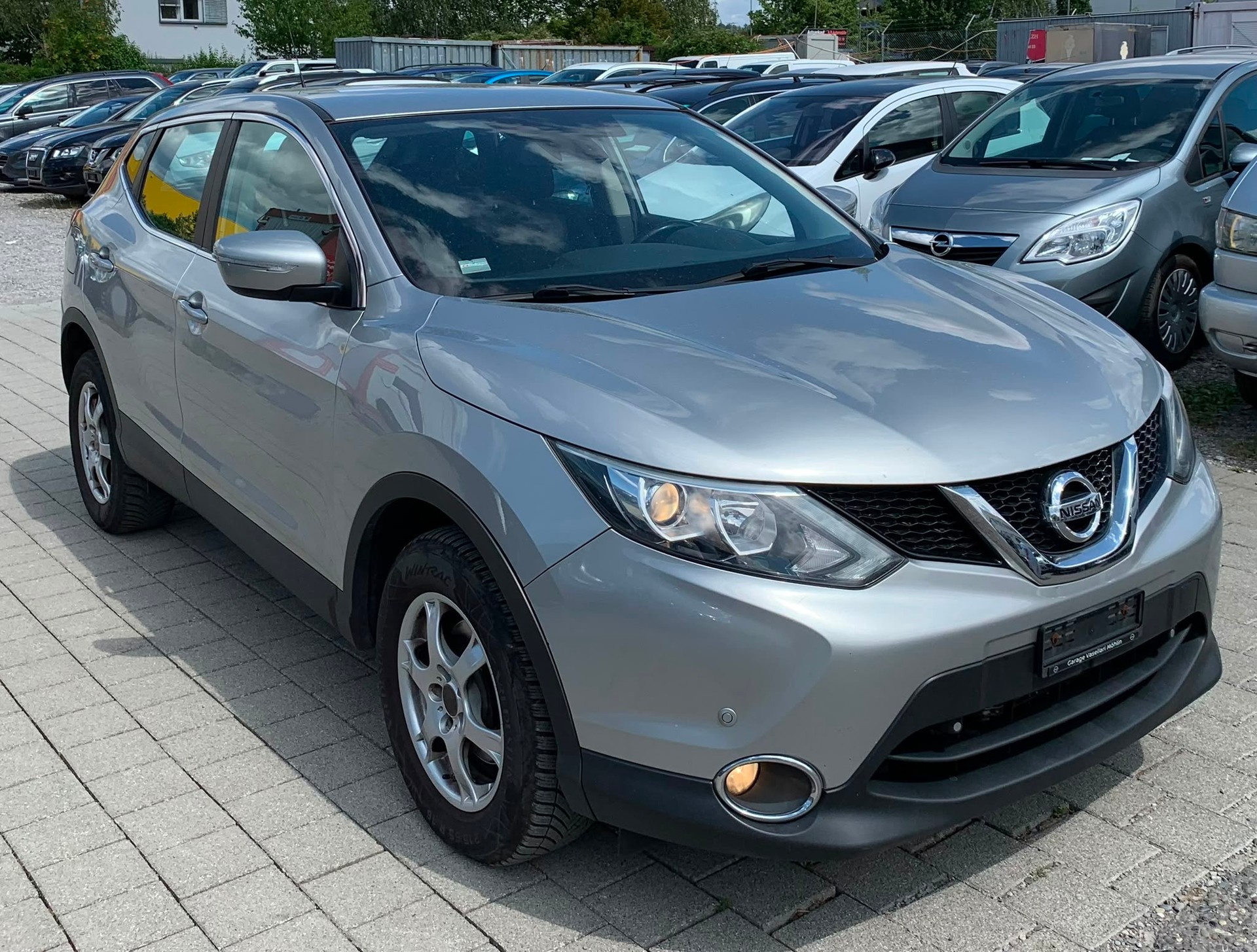 NISSAN Qashqai 1.6 dCi tekna Xtronic CVT (Klimatronik * Alufelgen * Sensoren * AHK * Multilenkrad * Navigation * BO5)-image-3