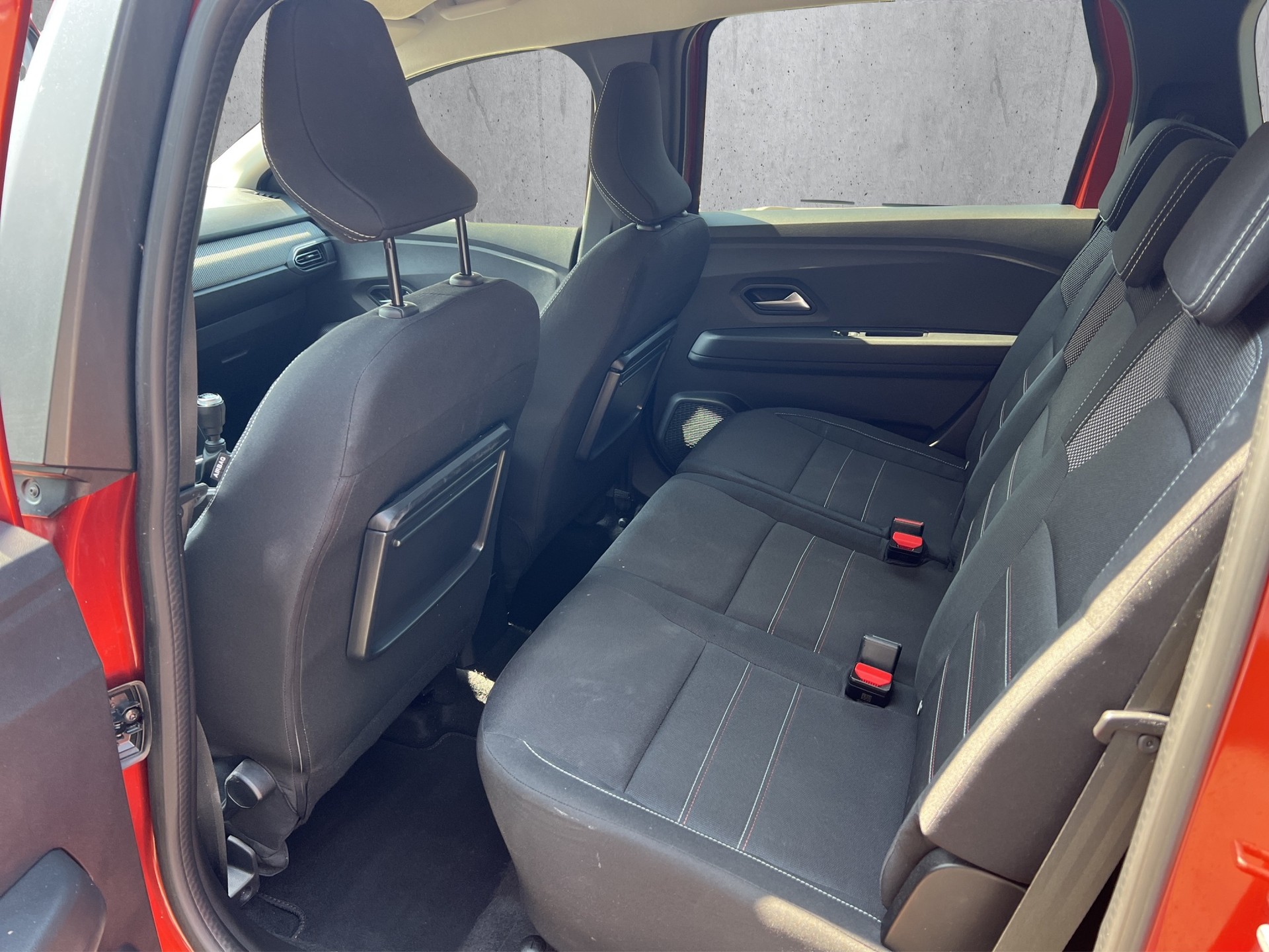 DACIA Jogger TCe 110 Extreme-image-8