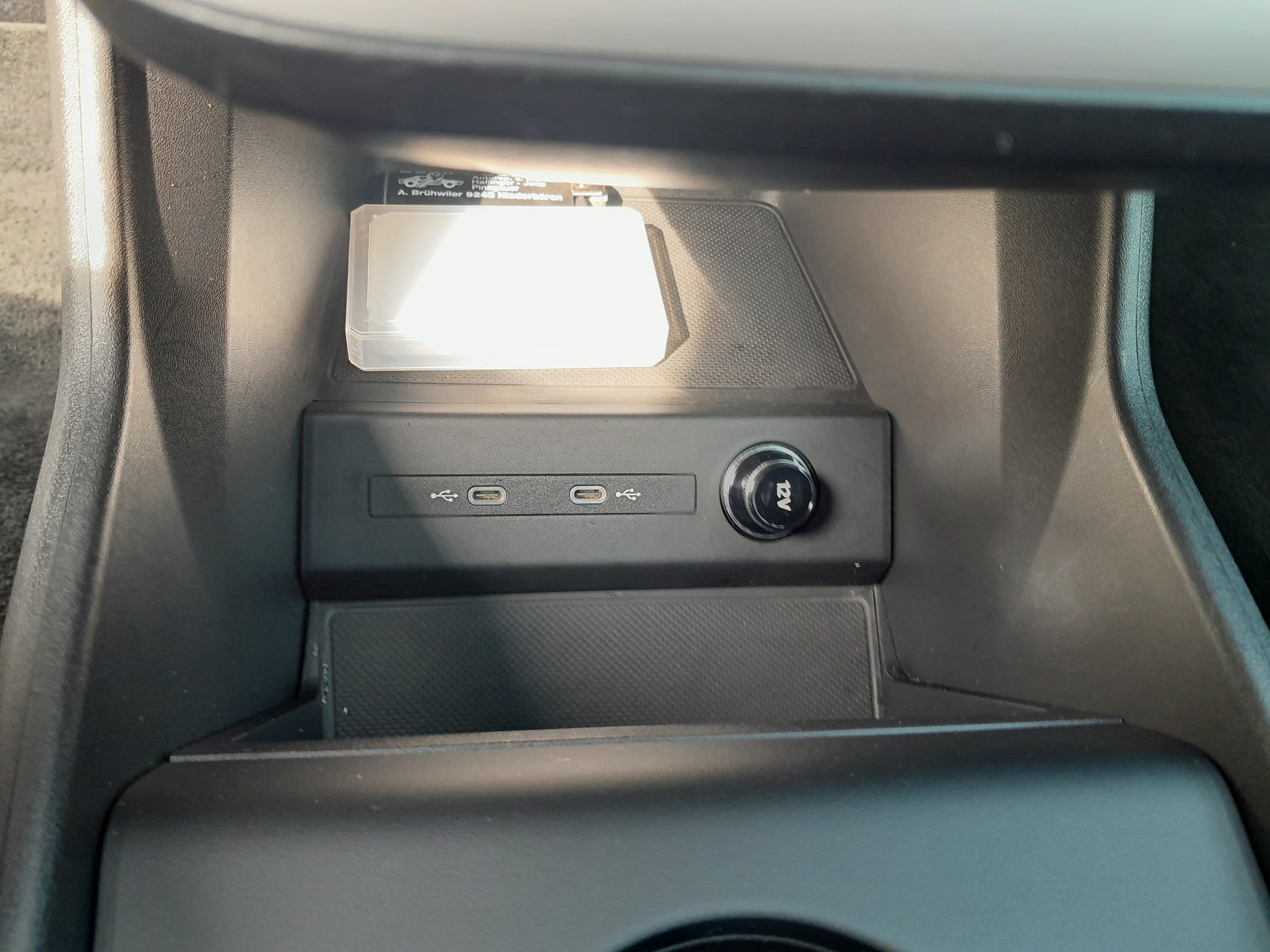 AUDI Q4 e-tron 50 quattro-image-4