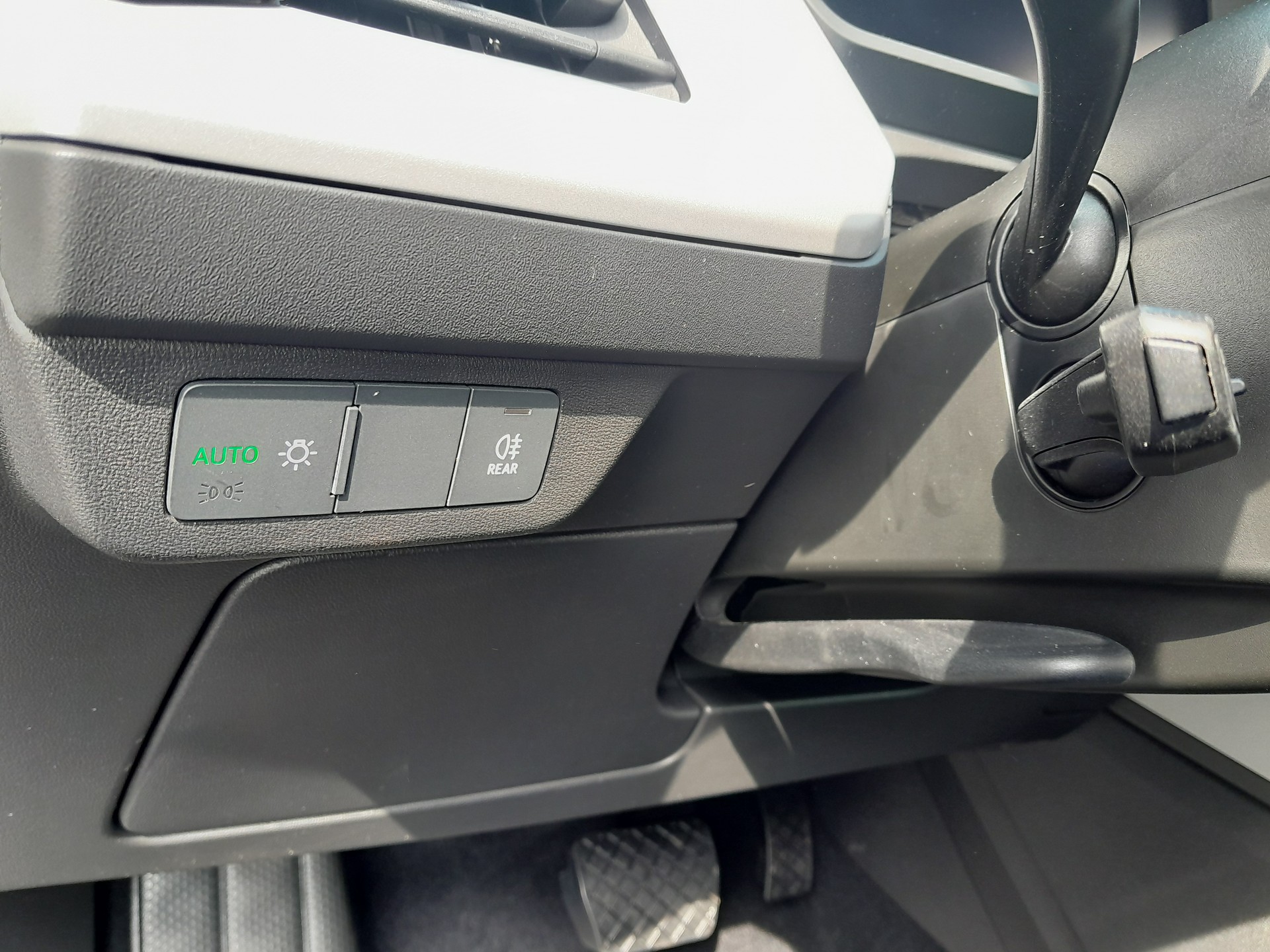 AUDI Q4 e-tron 50 quattro-image-8
