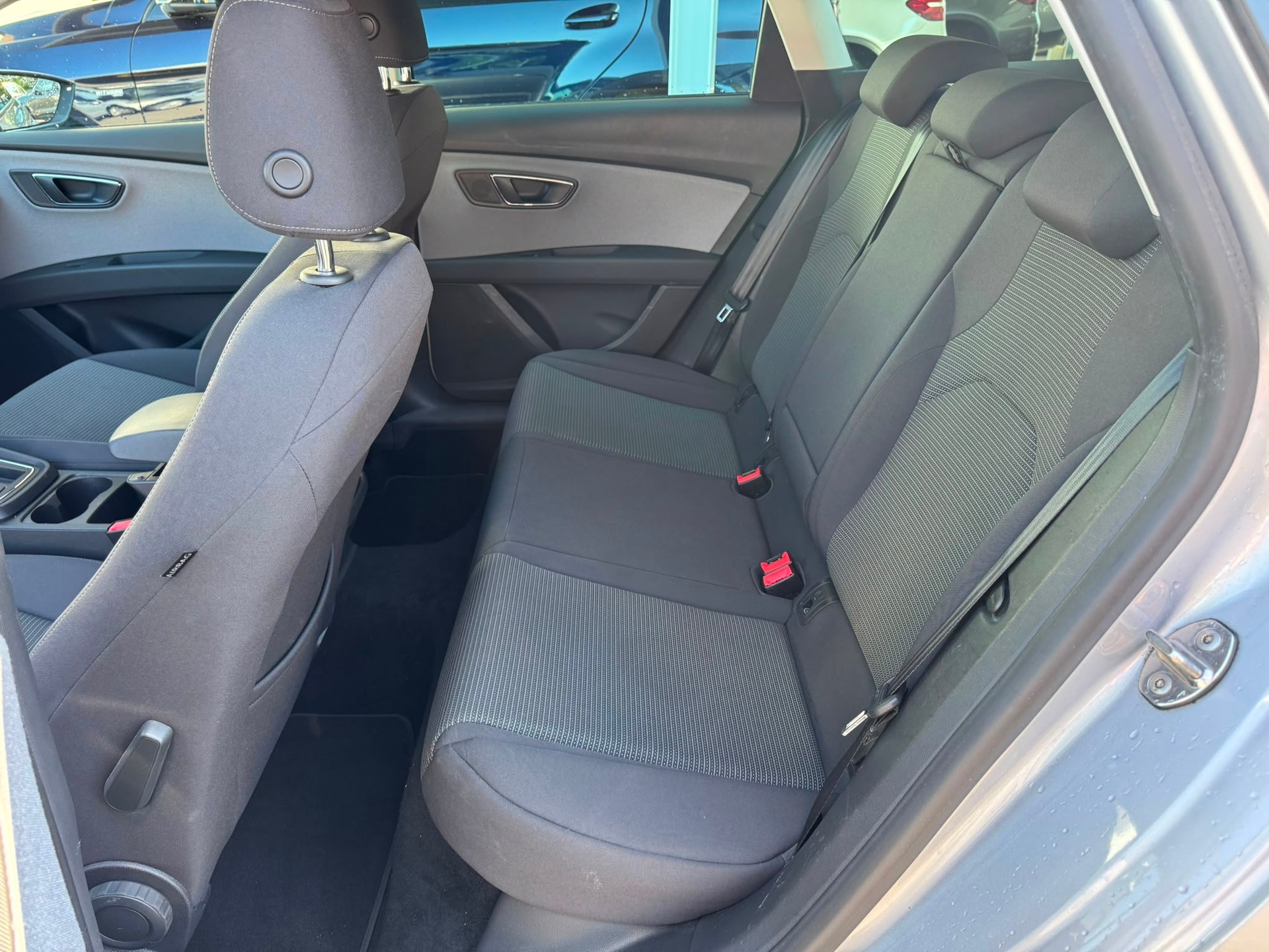 SEAT Leon ST 1.6 TDI CR Style DSG-image-14