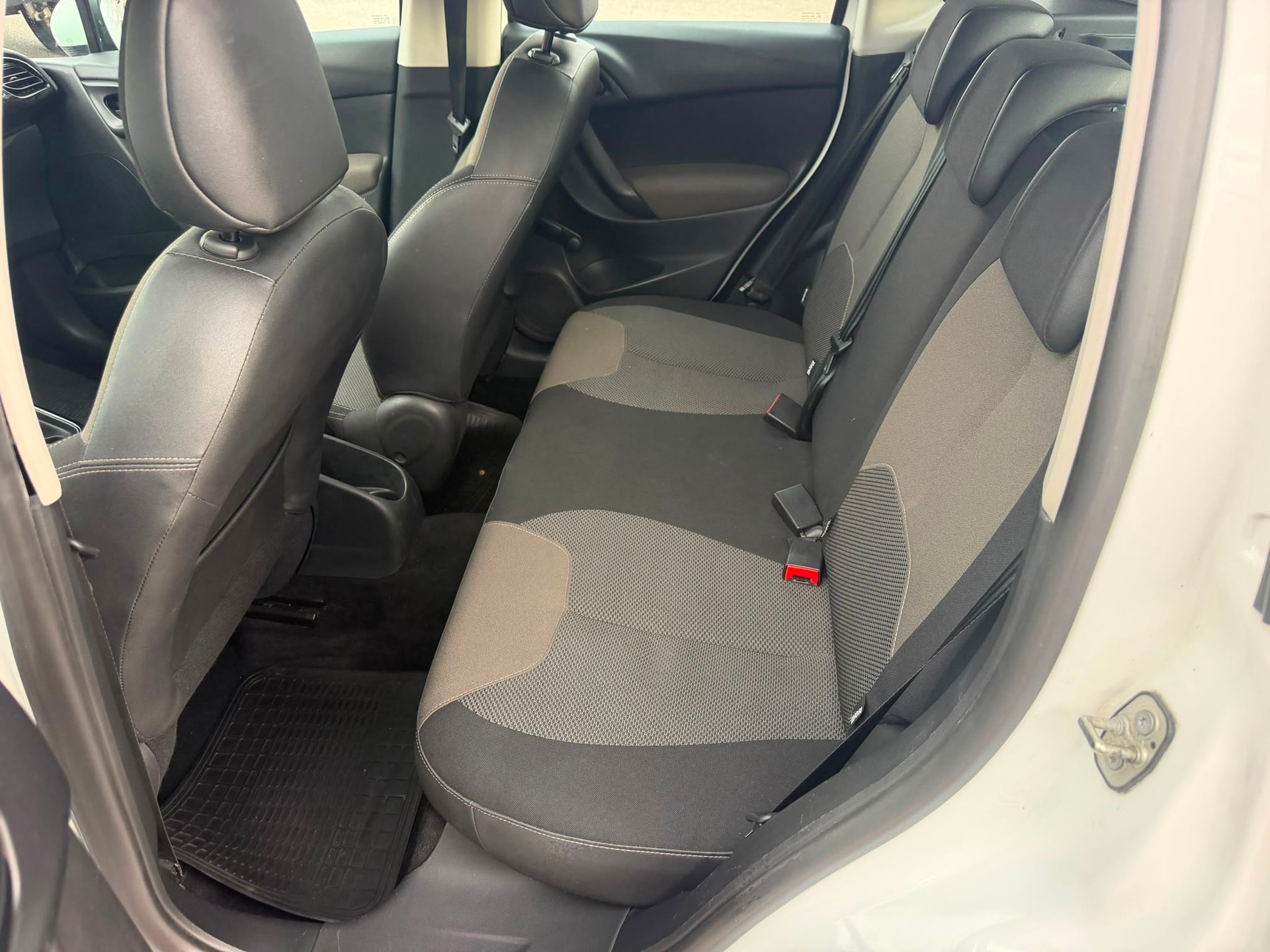 CITROEN C3 1.2i Exclusive-image-10