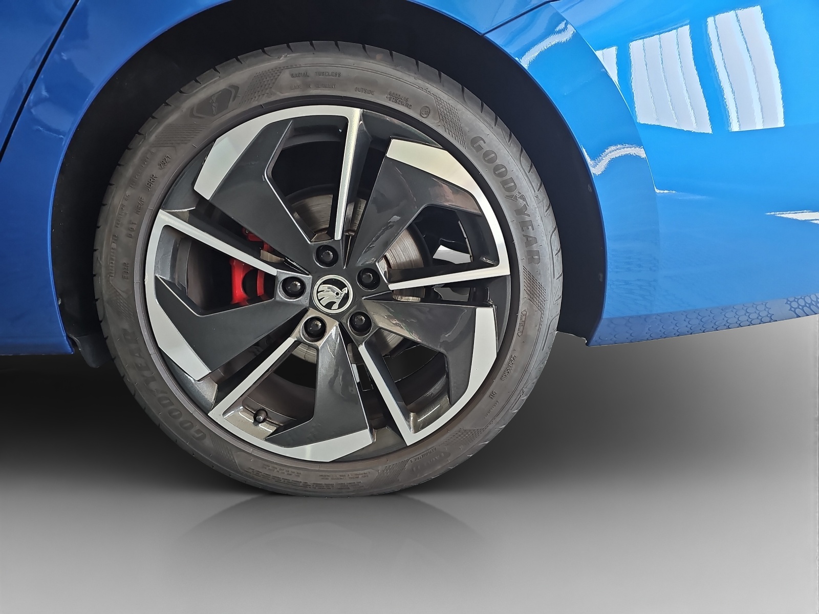 SKODA Octavia Combi 2.0 TDI DSG RS 4x4-image-13