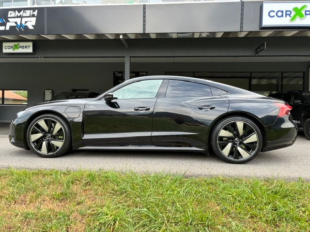 AUDI e-tron GT quattro-image-4