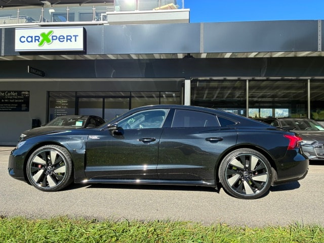AUDI e-tron GT quattro-image-7