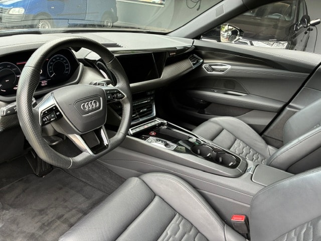 AUDI e-tron GT quattro-image-8