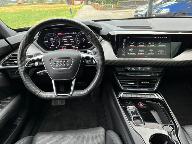 AUDI e-tron GT quattro-image-9