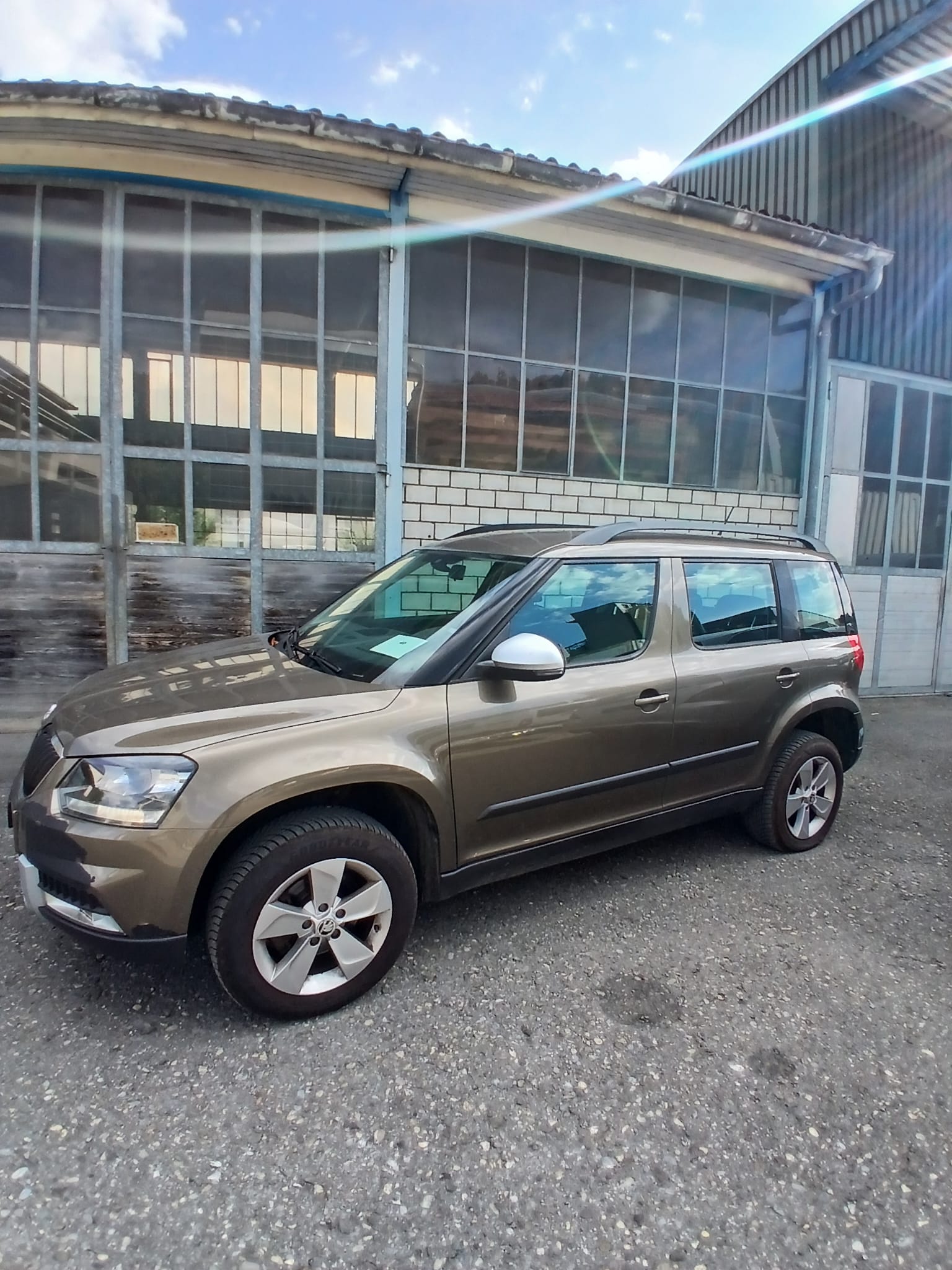 SKODA Yeti 2.0 TDI Active Outdoor 4x4-image-2