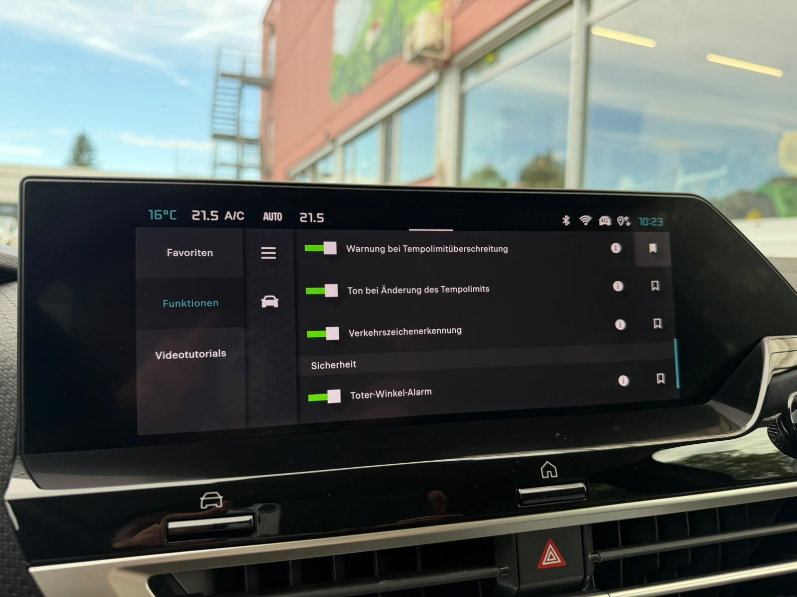CITROEN C4 X HEV Max-image-17