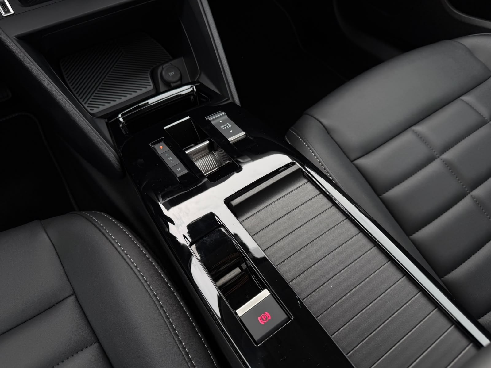CITROEN C4 X HEV Max-image-10