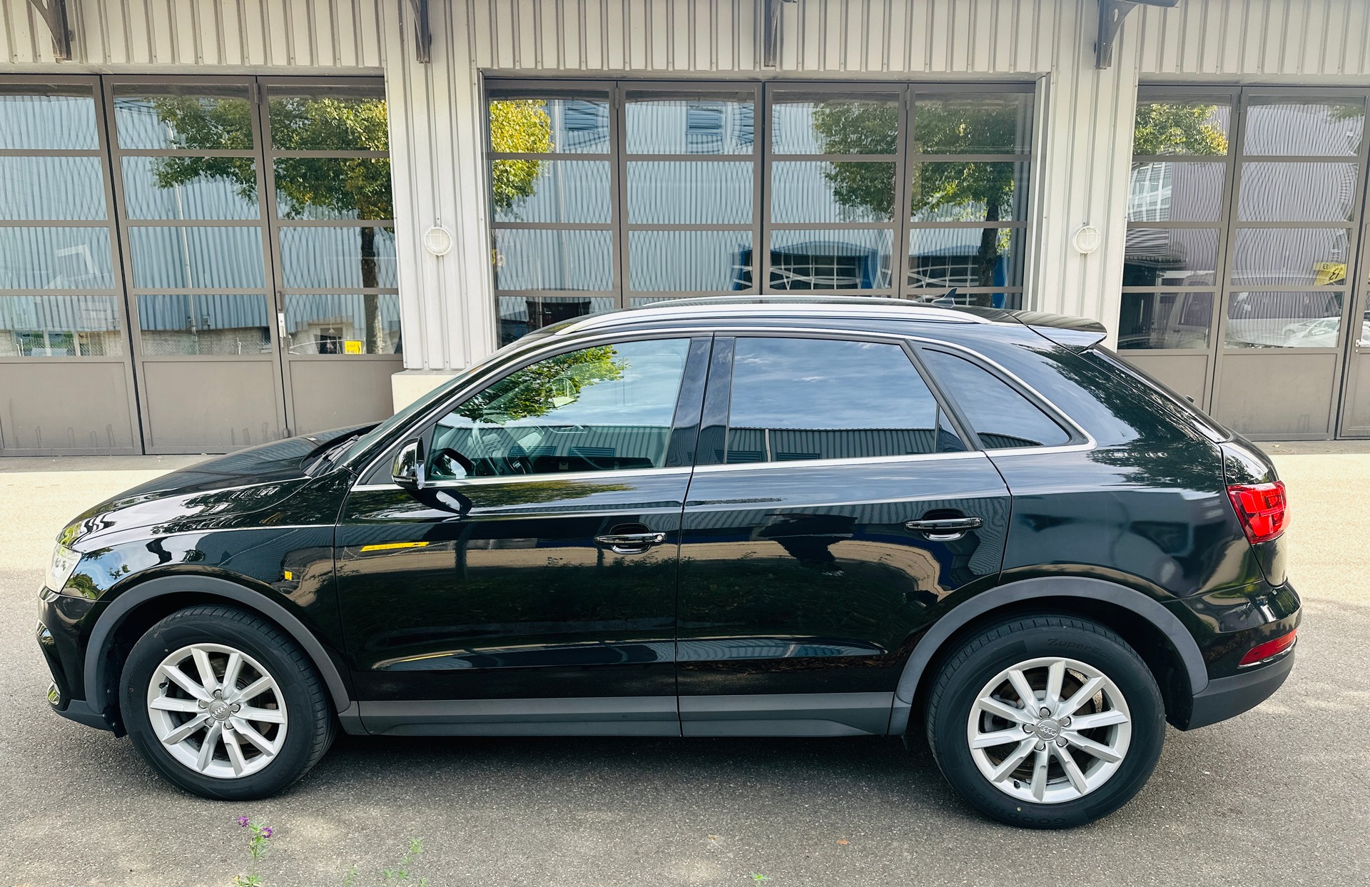 AUDI Q3 2.0 TDI quattro S-tronic-image-4