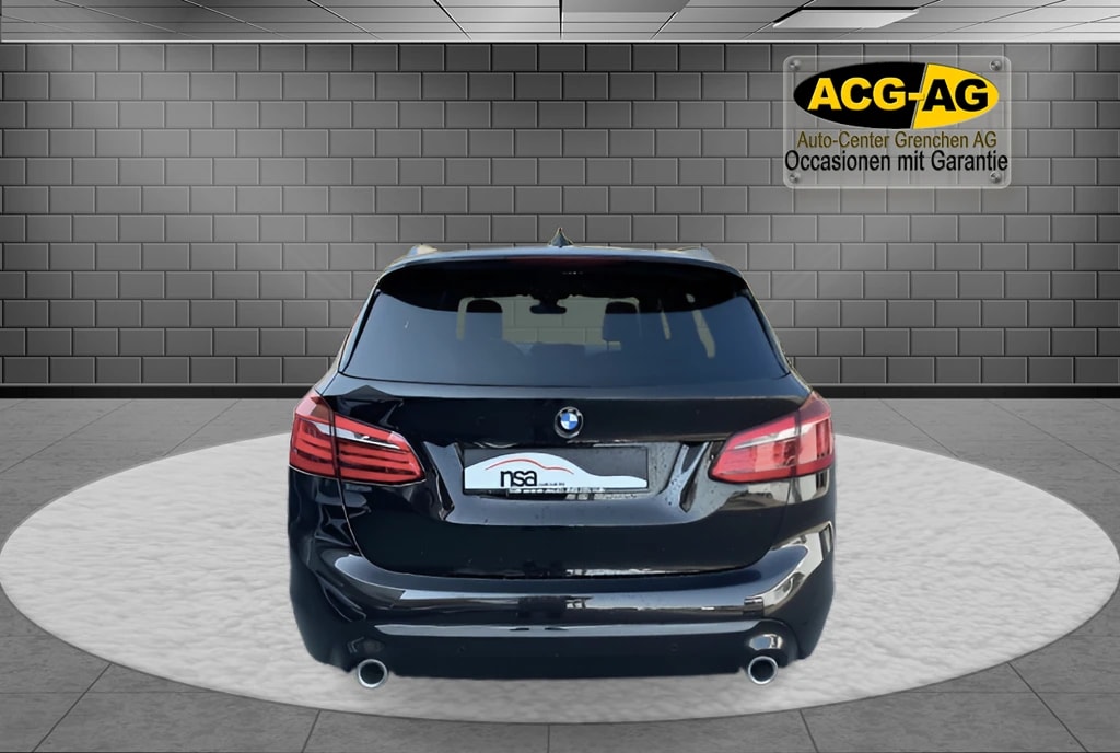BMW 220d xDrive Active Tourer Steptronic Luxury Line ** Voll-Leder ** Gr-Navi ** RF-Kamera ** Panorama-Glass ** H.Up Display **-image-4