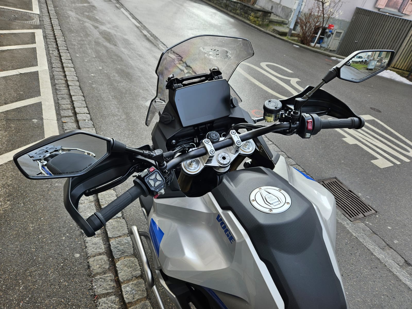 VOGE 900 DSX-showroom-element-3