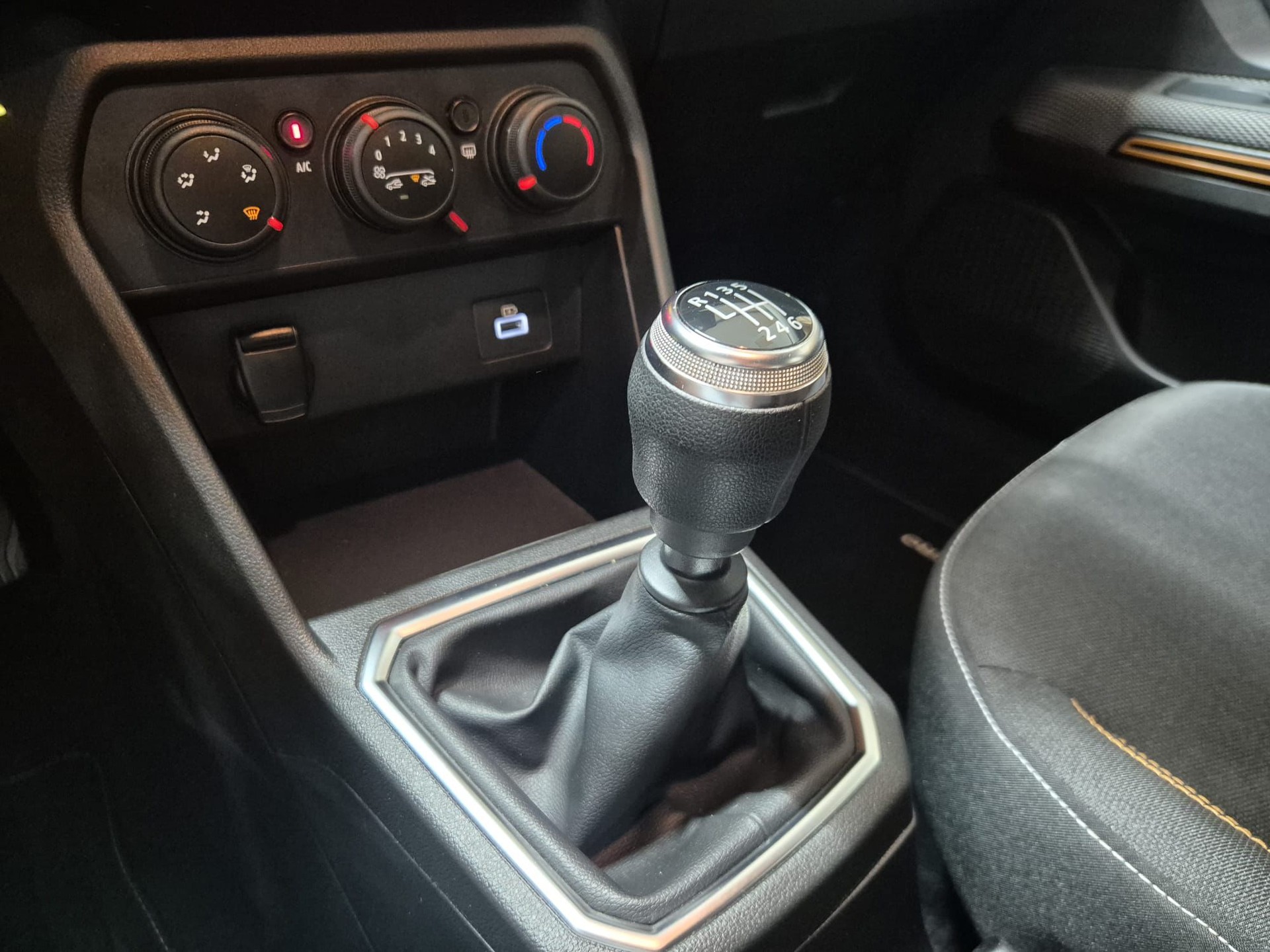 DACIA Sandero Stepway TCe 90 Comfort-image-11