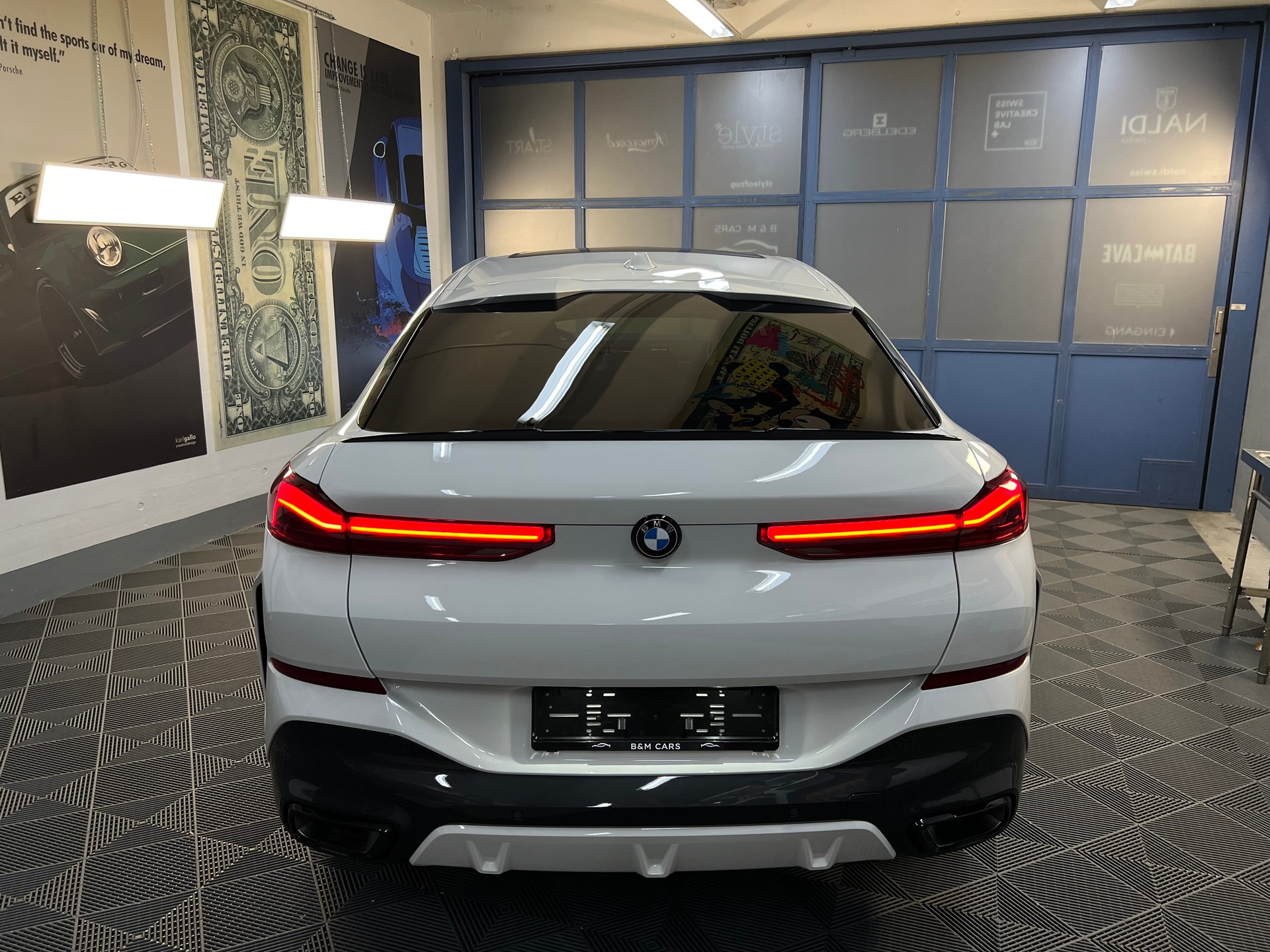 BMW X6 xDrive 48V 30d M Sport Pro Steptronic *Gratis Service bis 100'000Km* *Werksgarantie*-showroom-element-3