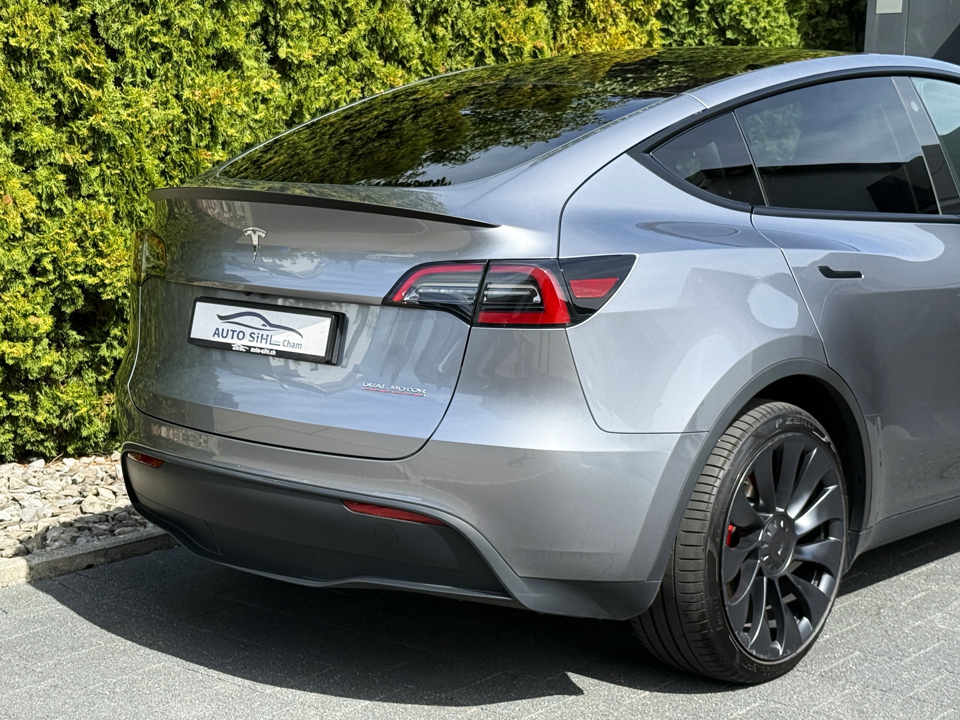 TESLA Model Y Performance / Werksgarantie / 1.Hand-image-10