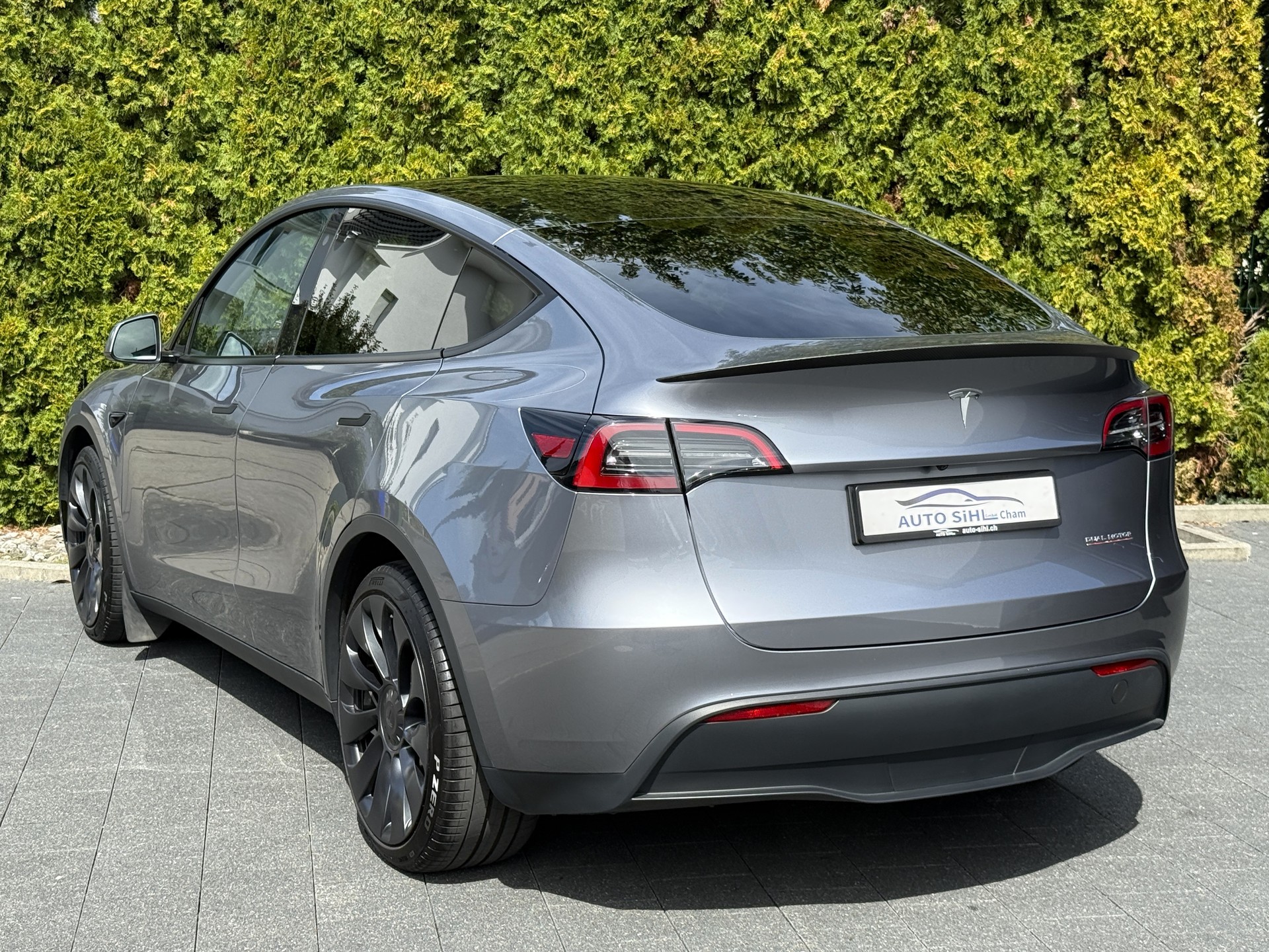 TESLA Model Y Performance / Werksgarantie / 1.Hand-image-11
