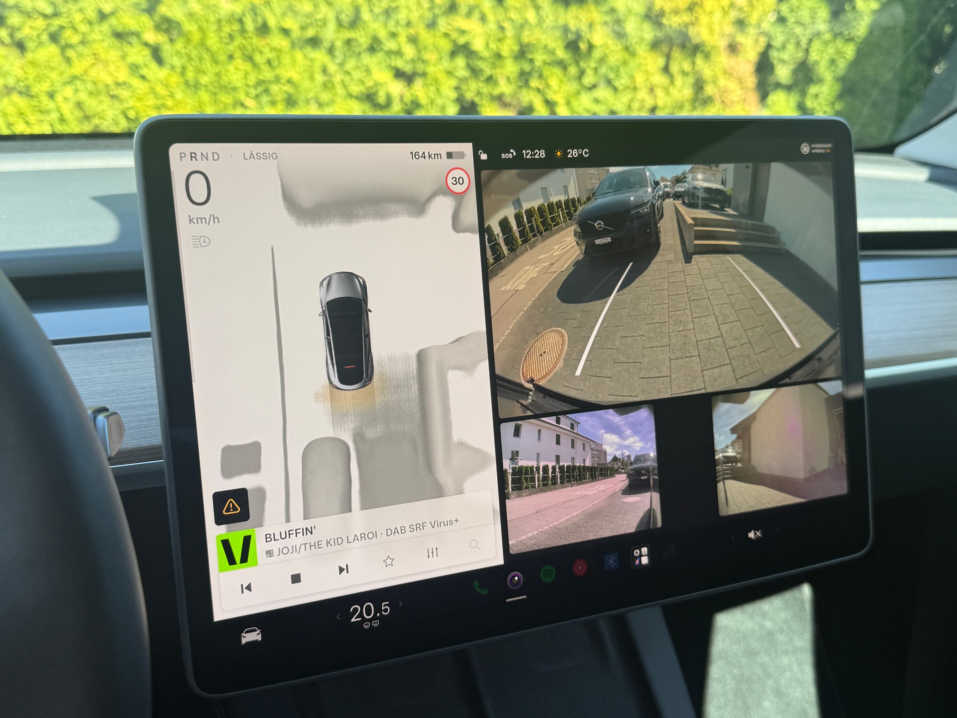 TESLA Model Y Performance / Werksgarantie / 1.Hand-image-21