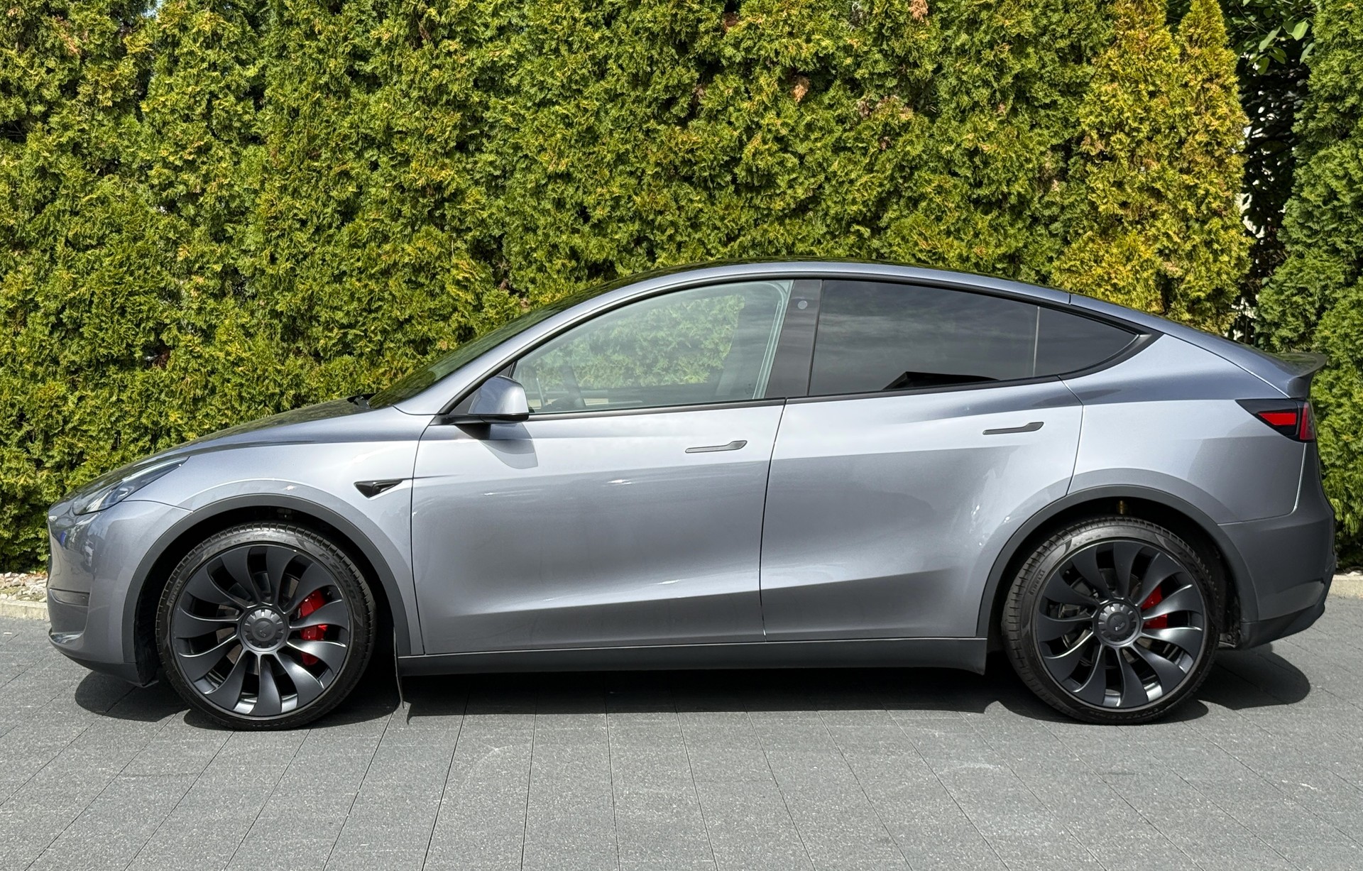 TESLA Model Y Performance / Werksgarantie / 1.Hand-image-5