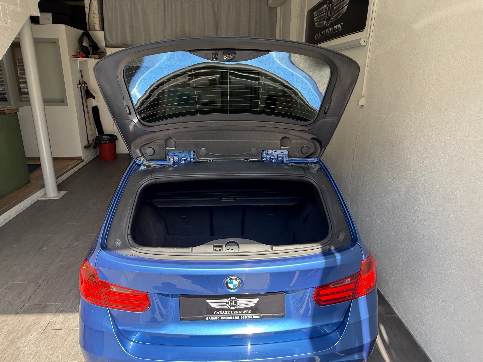BMW 335i xDrive Touring Edition M Sport Steptronic Ab 310.- pro Monat M Paket Panoramadach-image-9