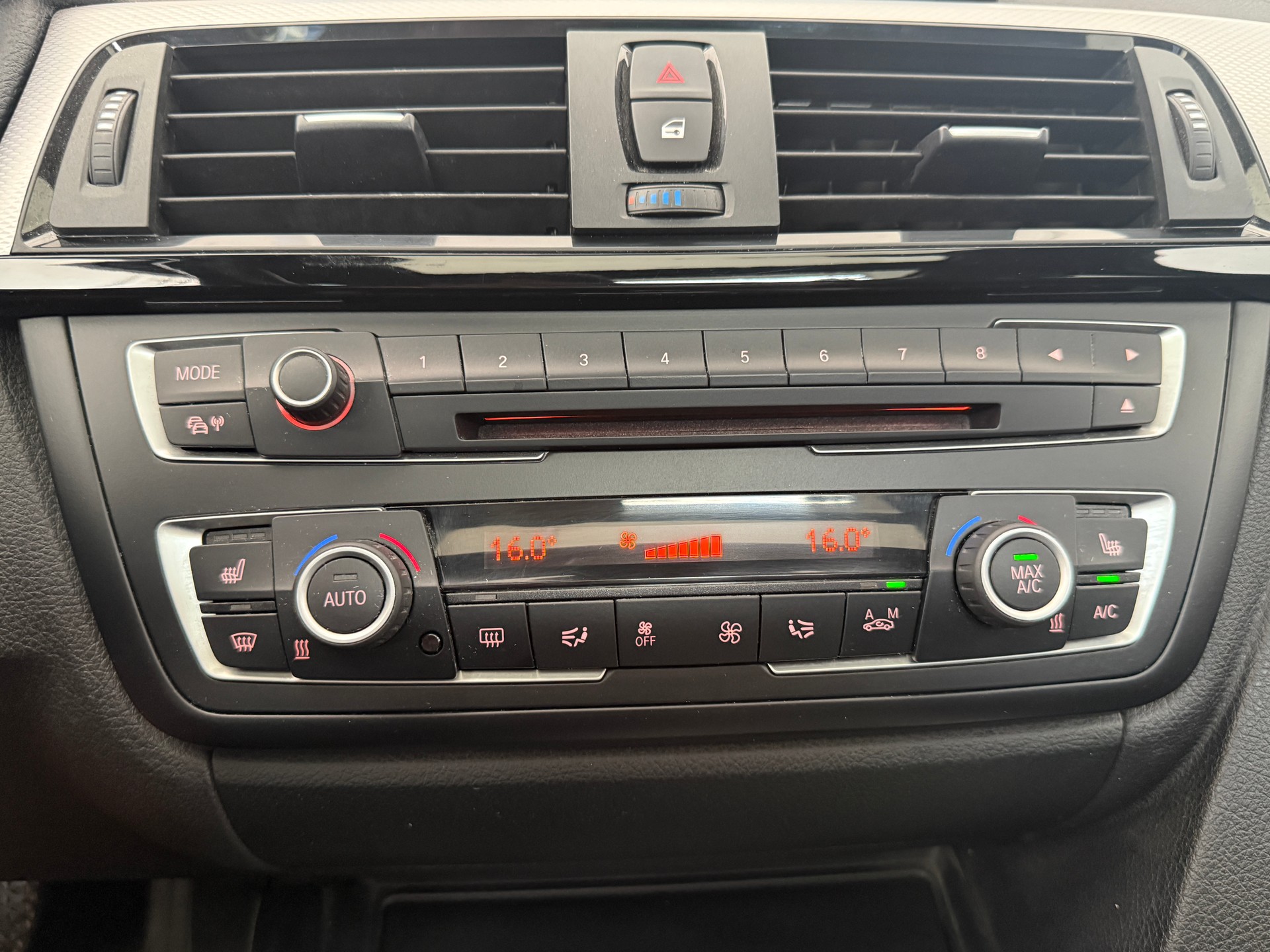 BMW 335i xDrive Touring Edition M Sport Steptronic Ab 310.- pro Monat M Paket Panoramadach-image-17