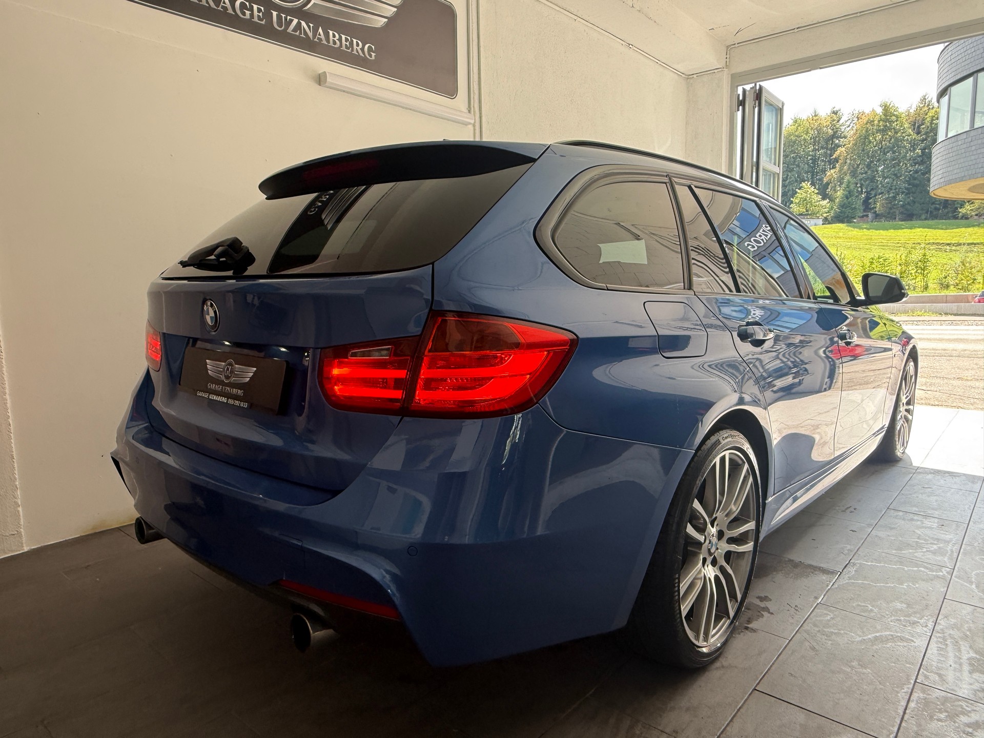 BMW 335i xDrive Touring Edition M Sport Steptronic Ab 310.- pro Monat M Paket Panoramadach-image-4