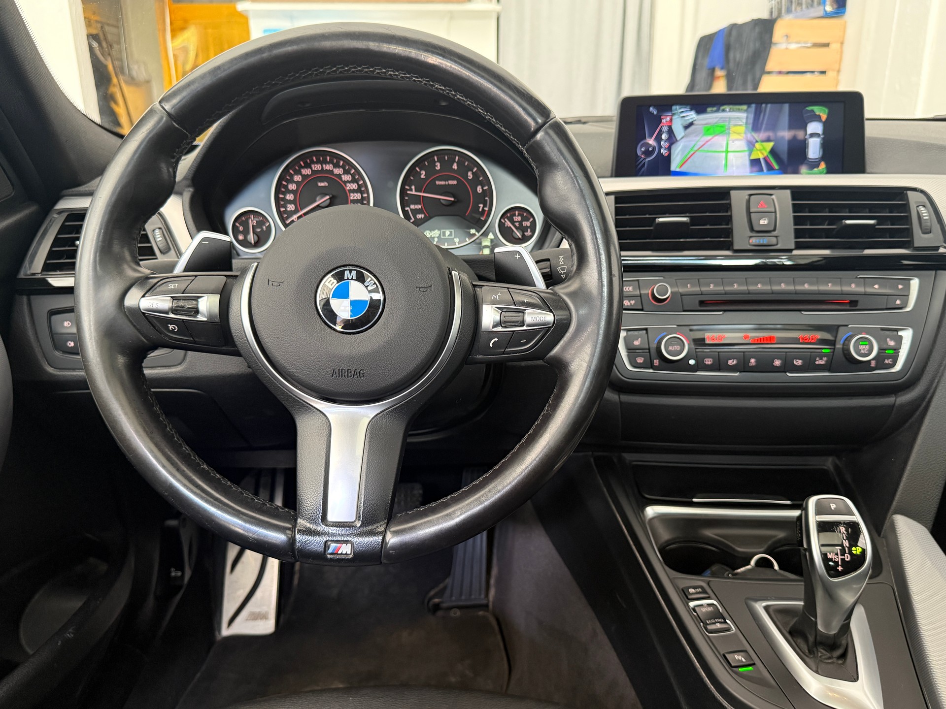 BMW 335i xDrive Touring Edition M Sport Steptronic Ab 310.- pro Monat M Paket Panoramadach-image-14