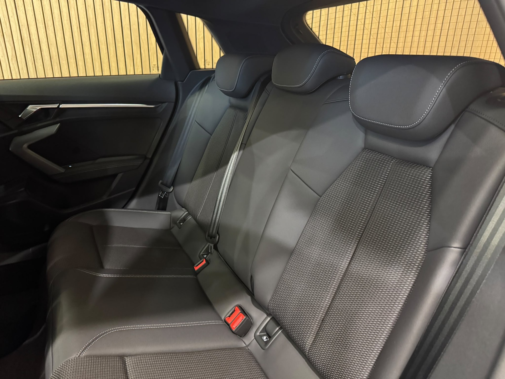 AUDI S3 Sportback-image-26