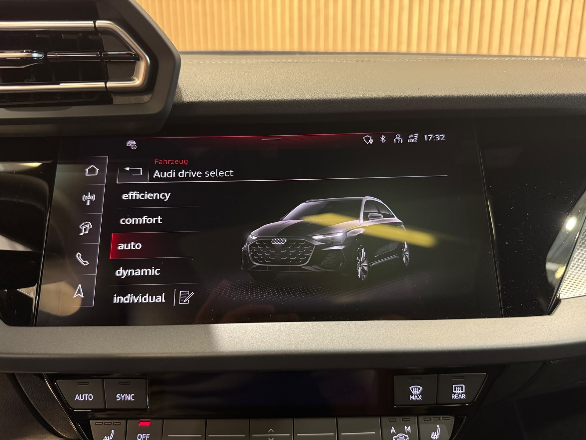 AUDI S3 Sportback-image-19
