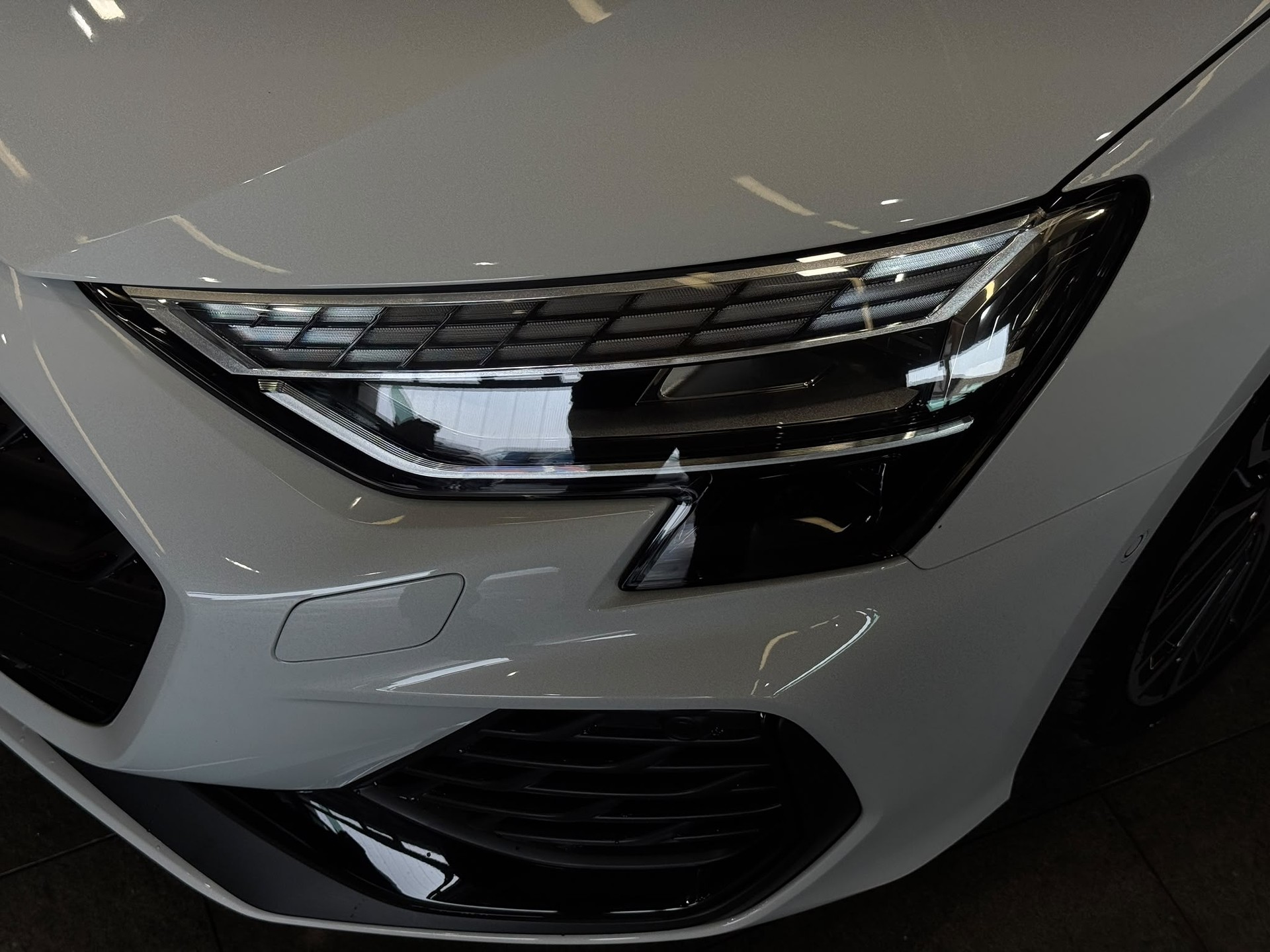 AUDI S3 Sportback-image-2