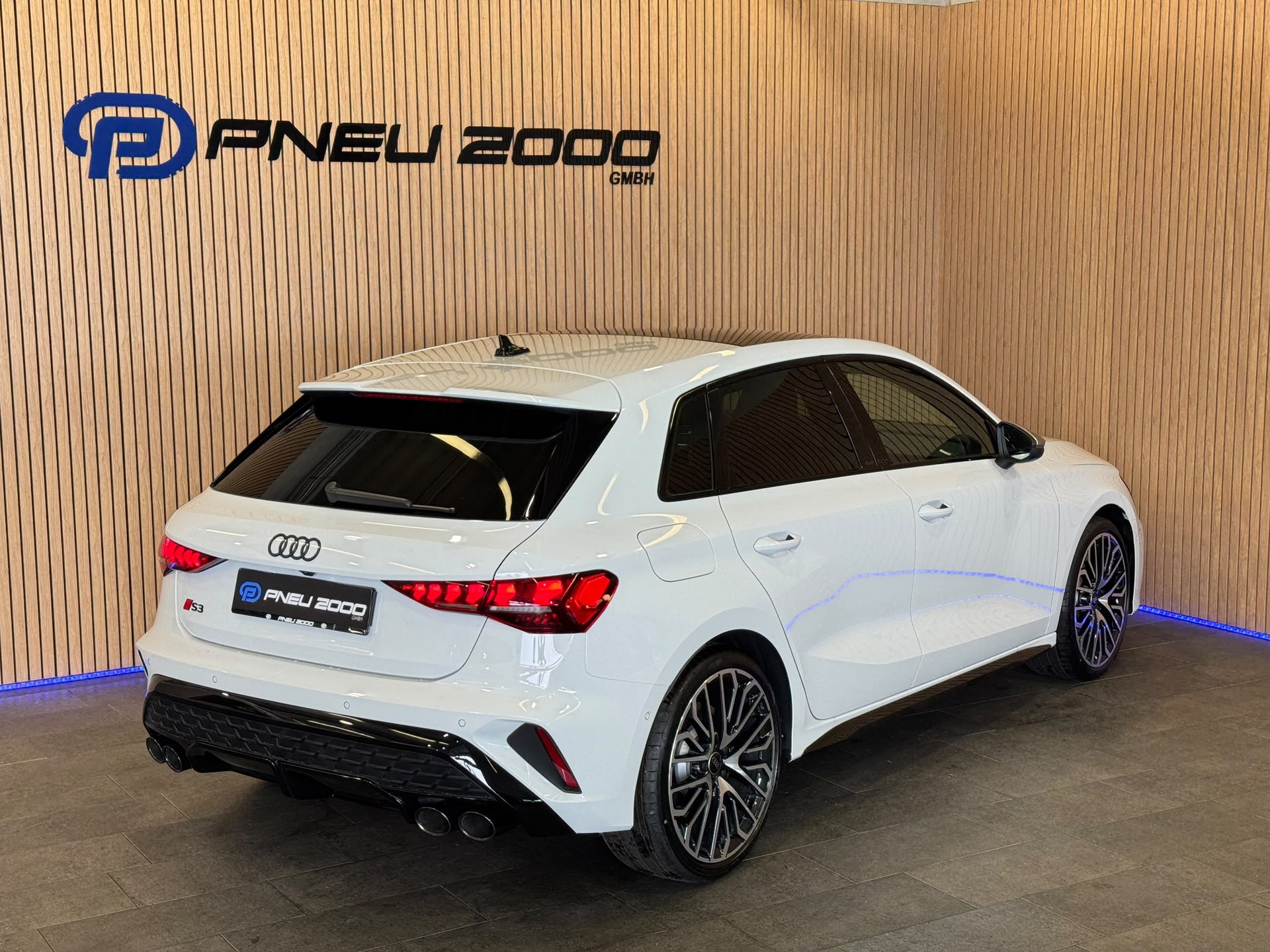 AUDI S3 Sportback-image-4