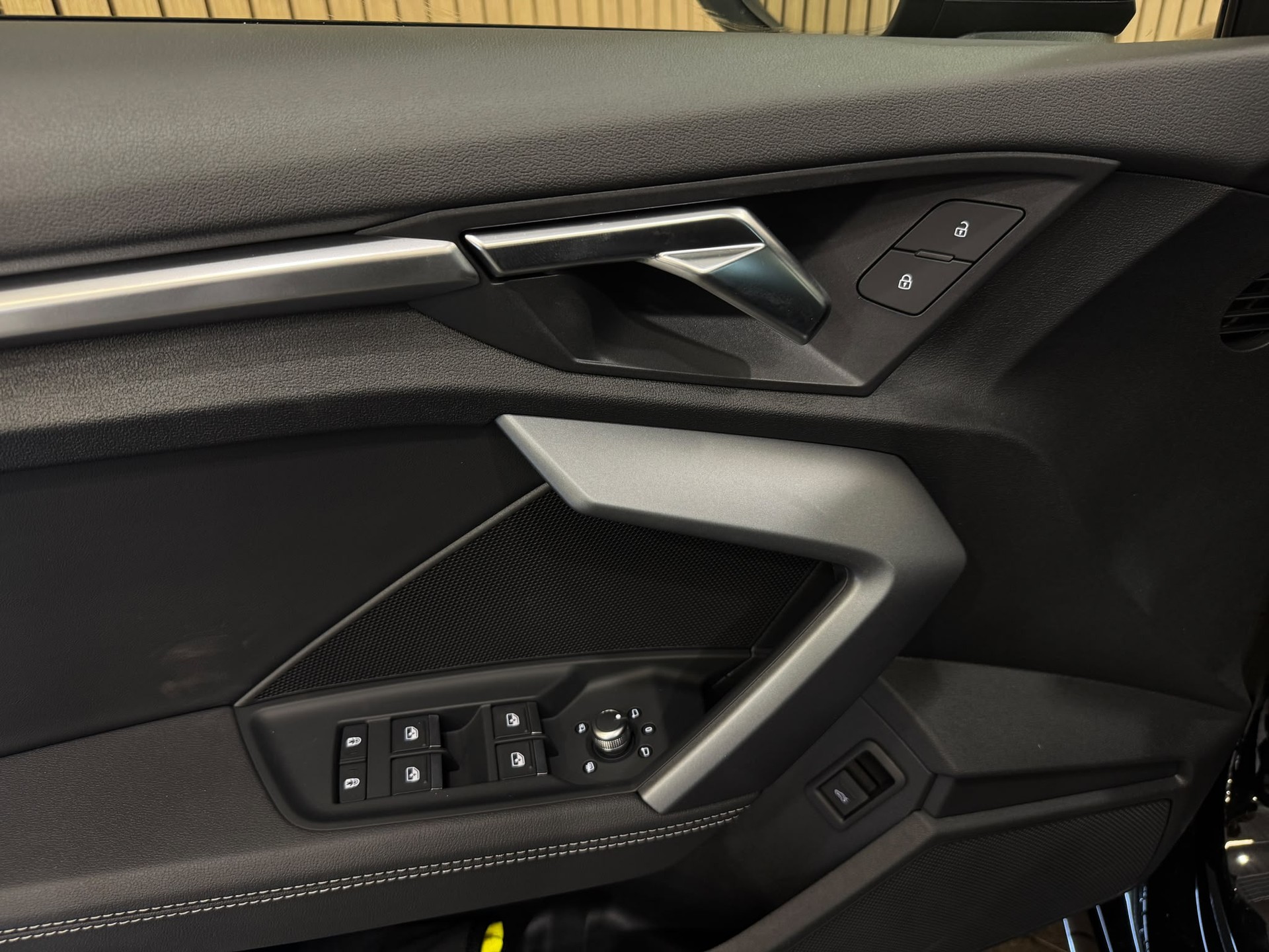 AUDI S3 Sportback-image-9