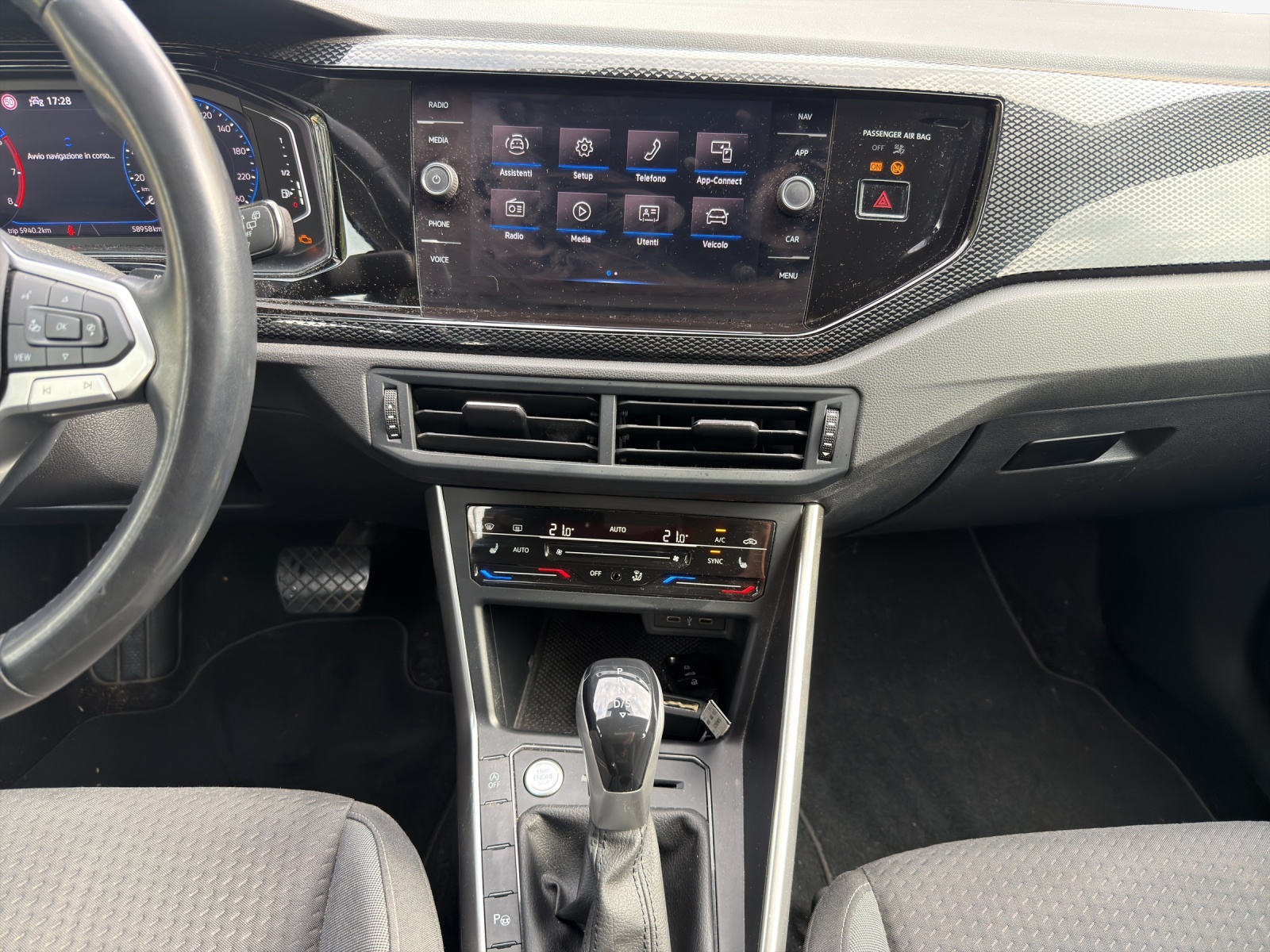 VW Polo 1.0 TSI Life DSG-image-10